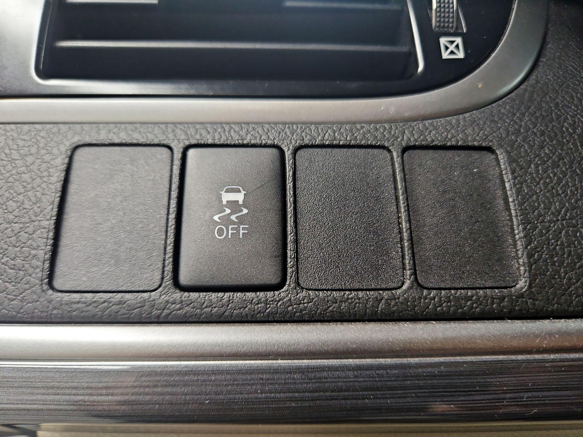 Thumbnail: 2013 Toyota Camry - 13