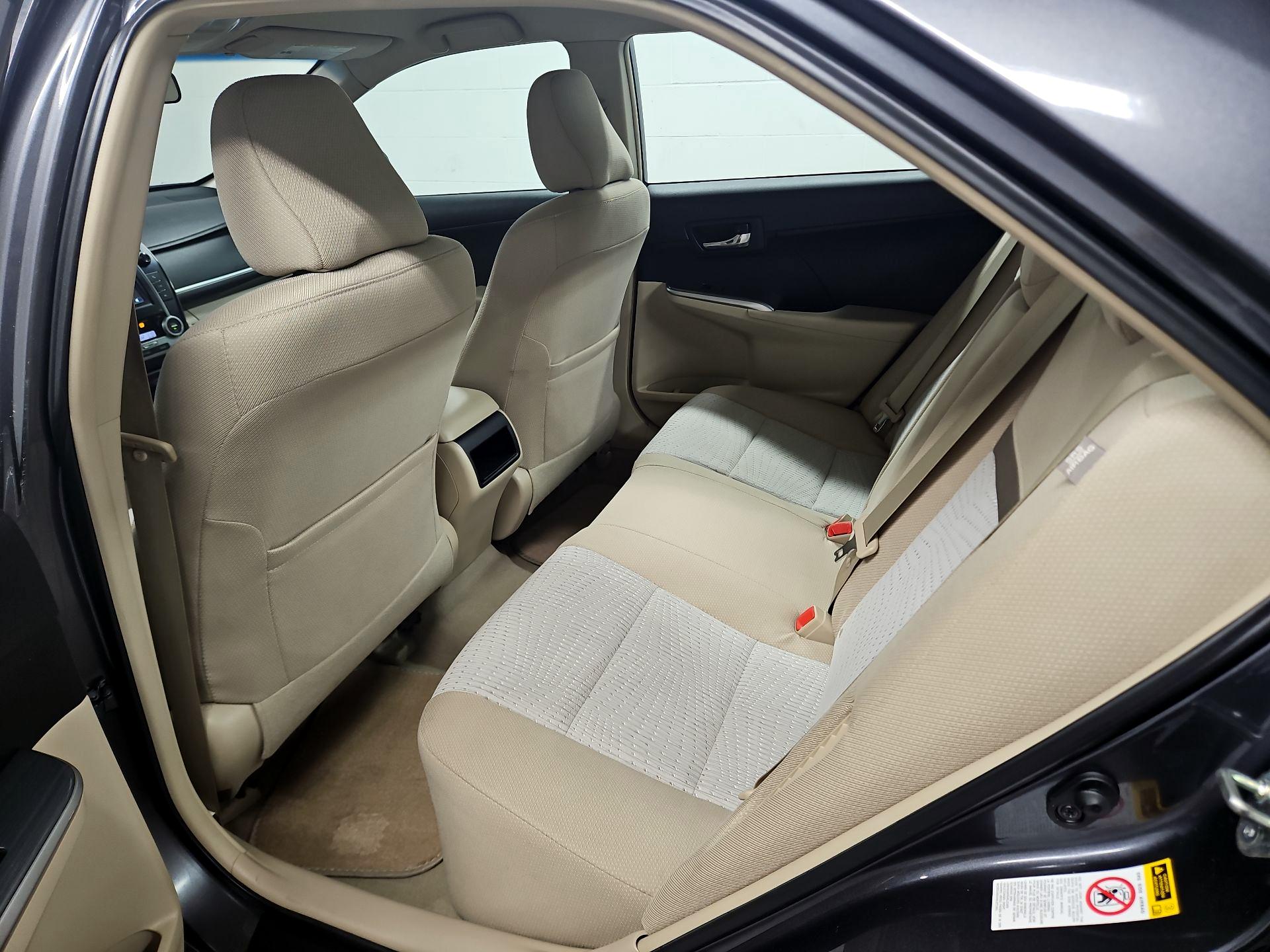 Thumbnail: 2013 Toyota Camry - 18