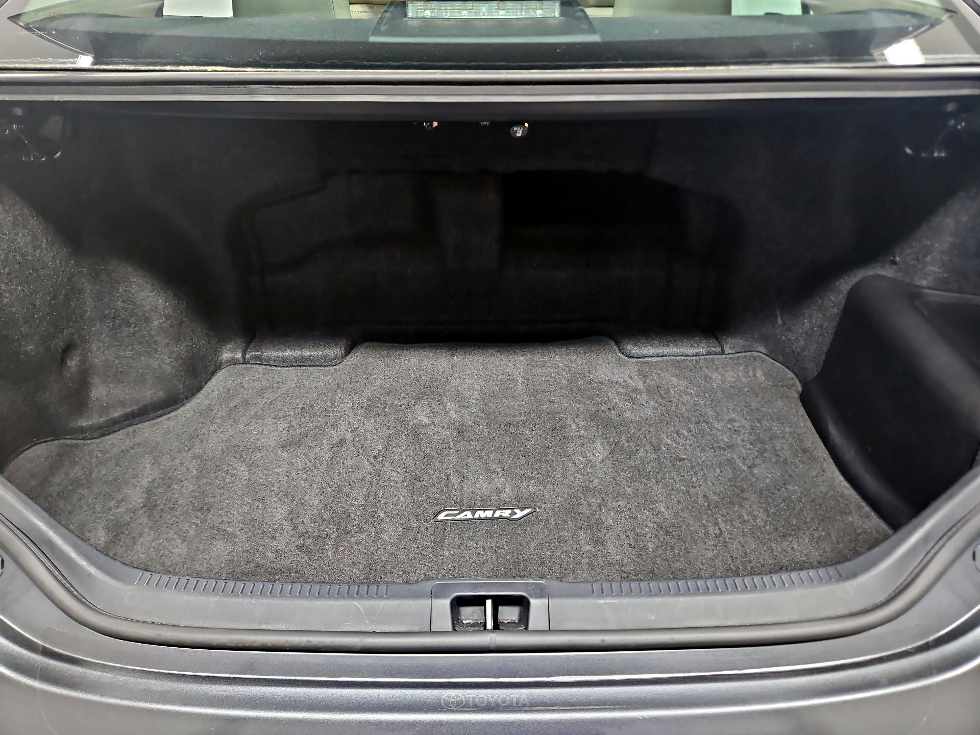 Thumbnail: 2013 Toyota Camry - 19