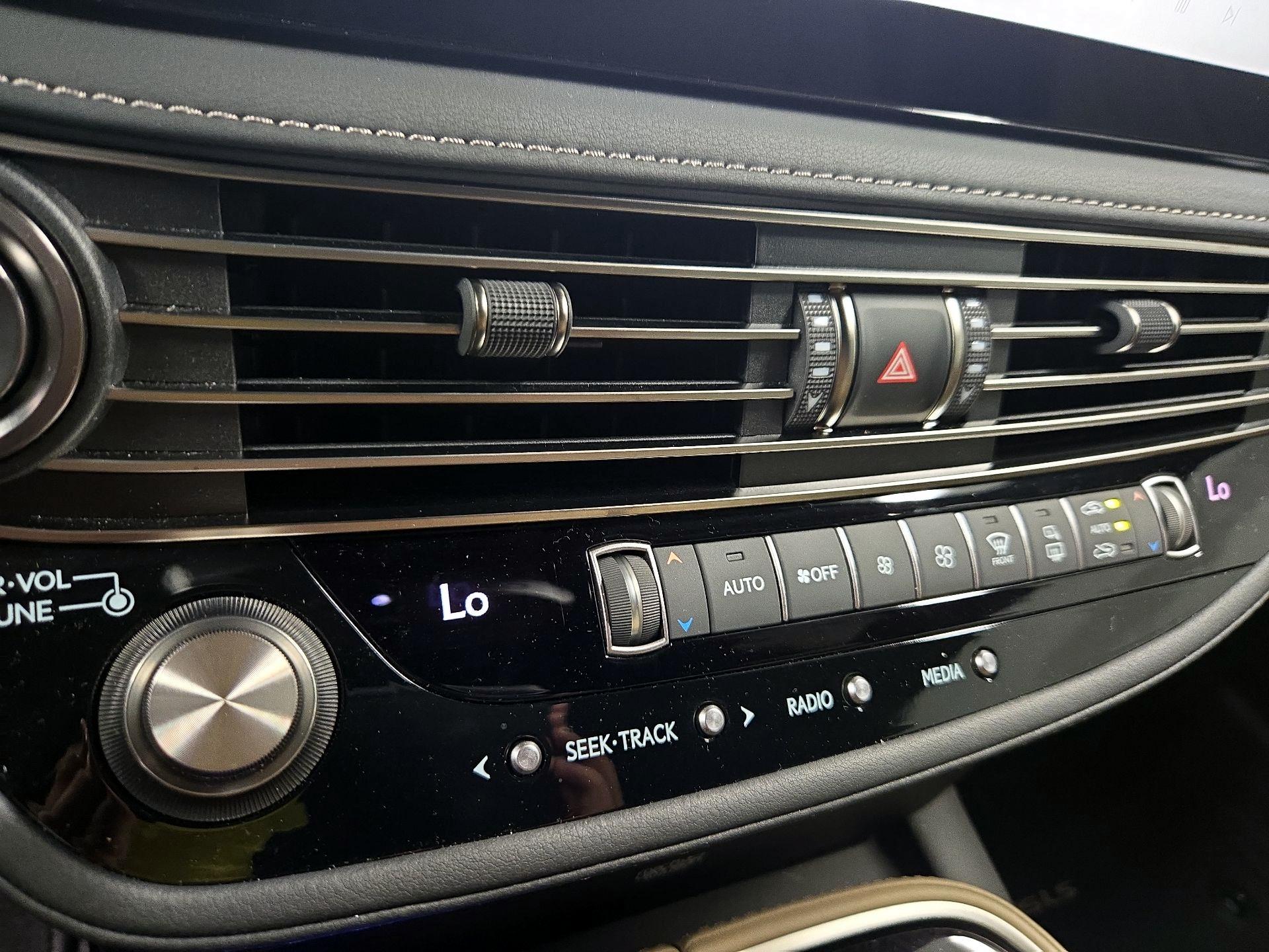 Thumbnail: 2024 Lexus LS - 16