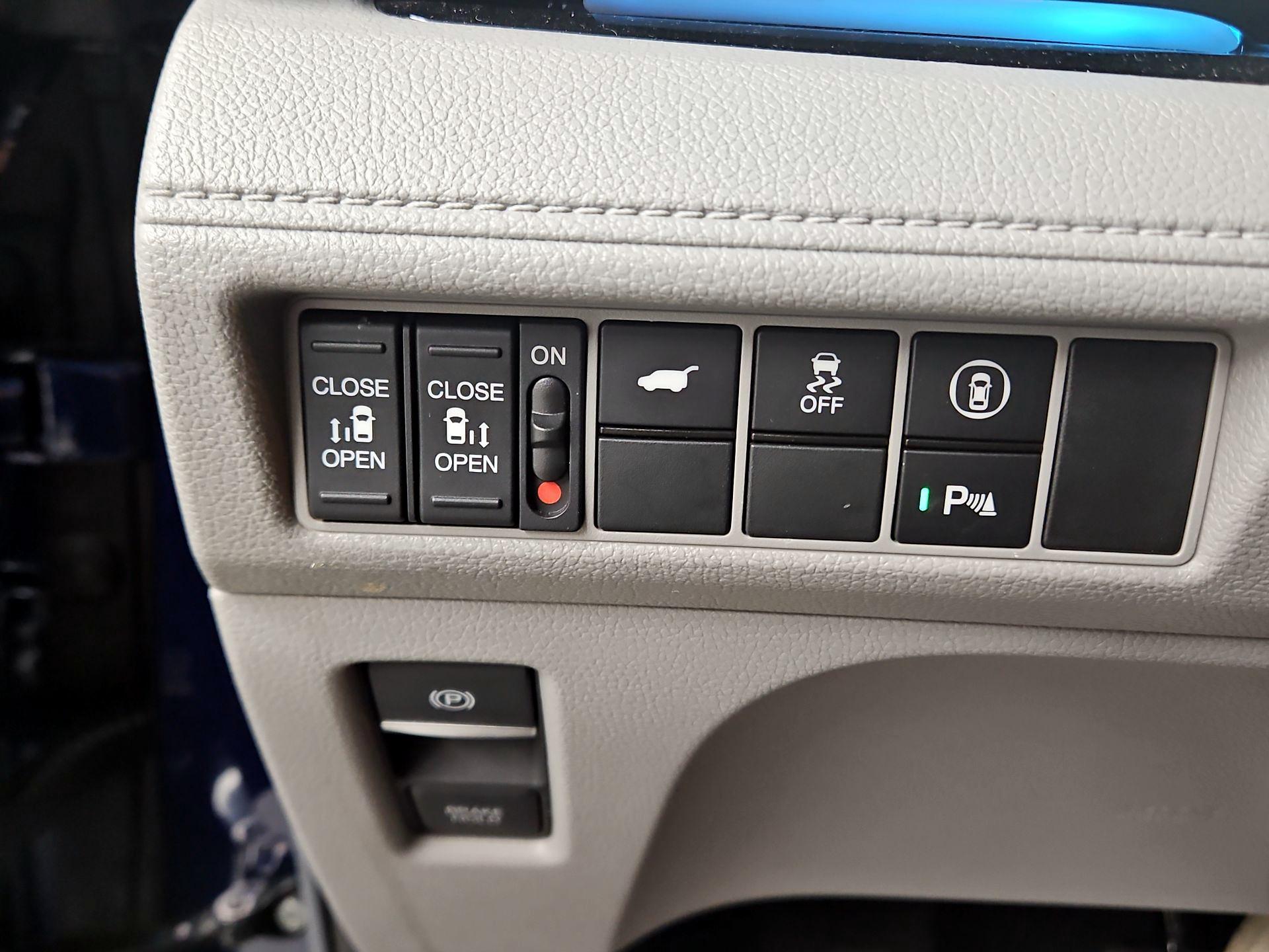 Thumbnail: 2023 Honda Odyssey - 13
