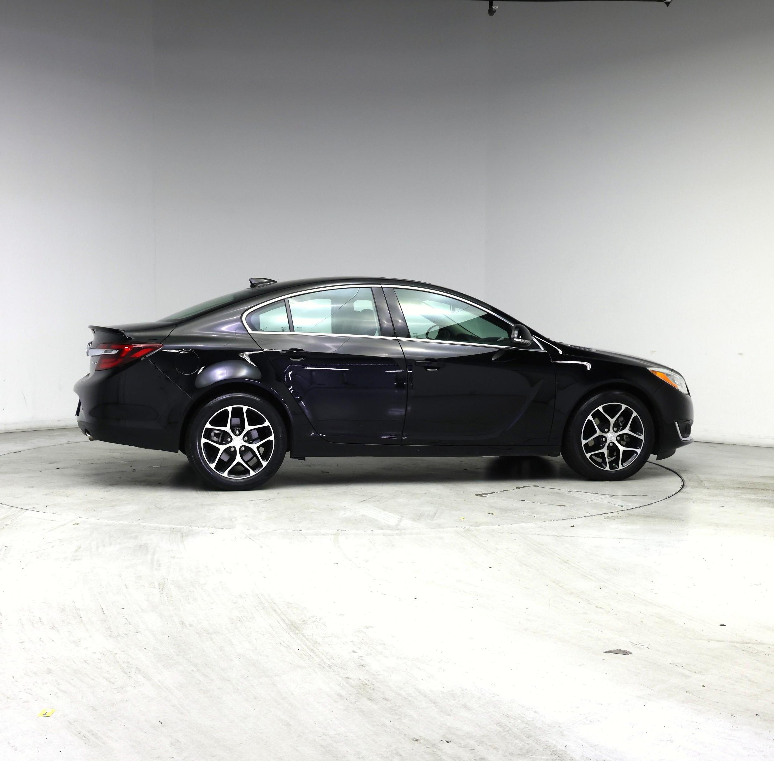 Thumbnail: 2017 Buick Regal - 7
