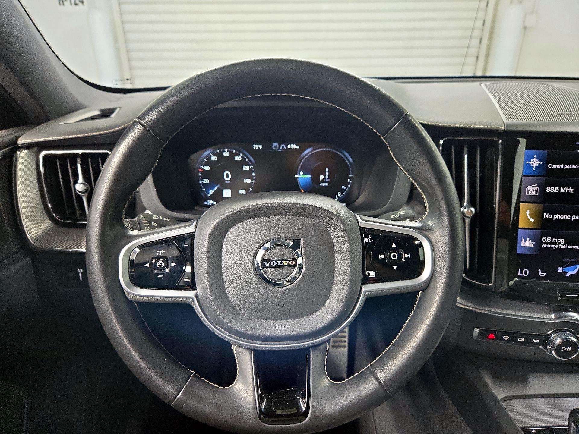 Thumbnail: 2021 Volvo XC60 - 10