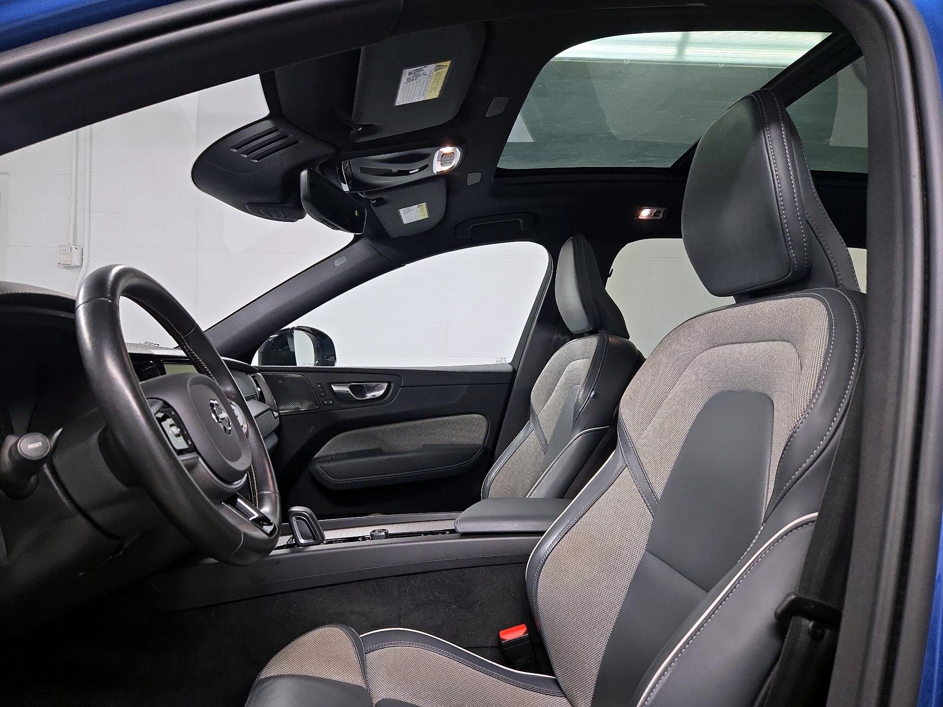 Thumbnail: 2021 Volvo XC60 - 19
