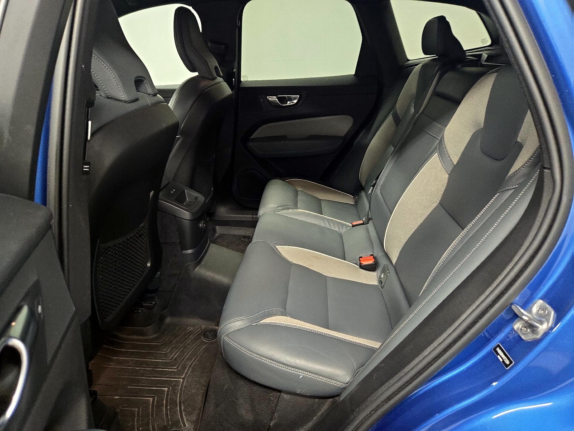 Thumbnail: 2021 Volvo XC60 - 20