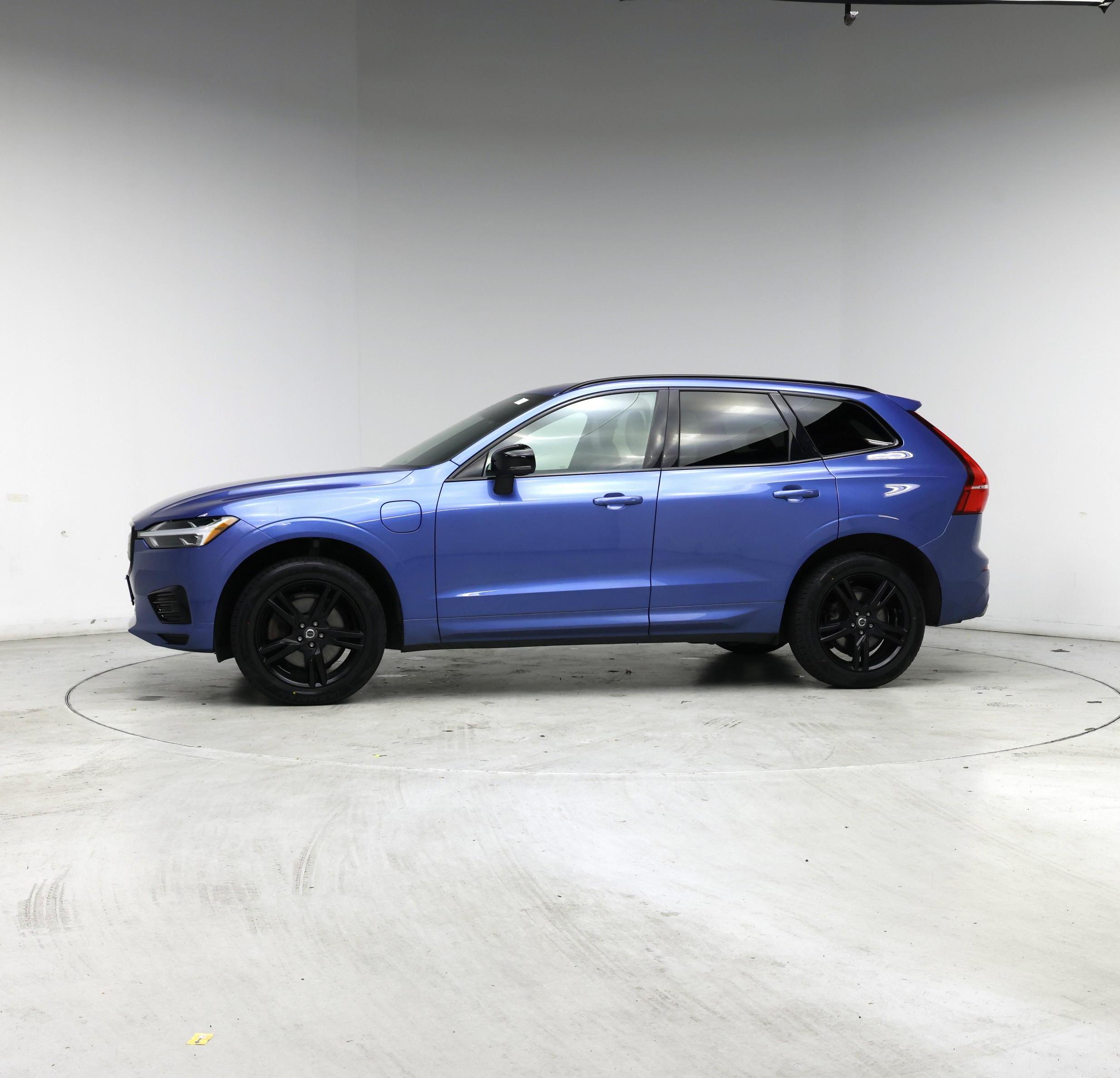 Thumbnail: 2021 Volvo XC60 - 3
