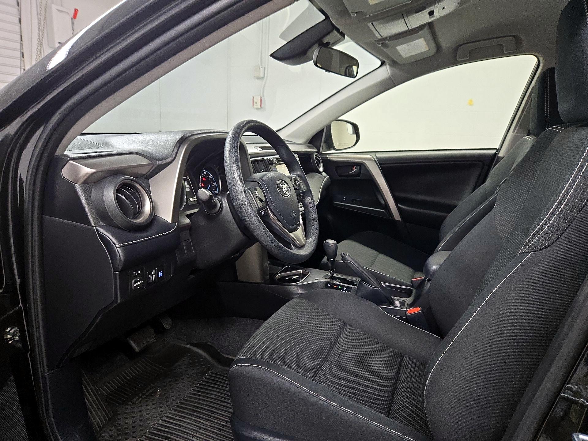 Thumbnail: 2018 Toyota RAV4 - 11