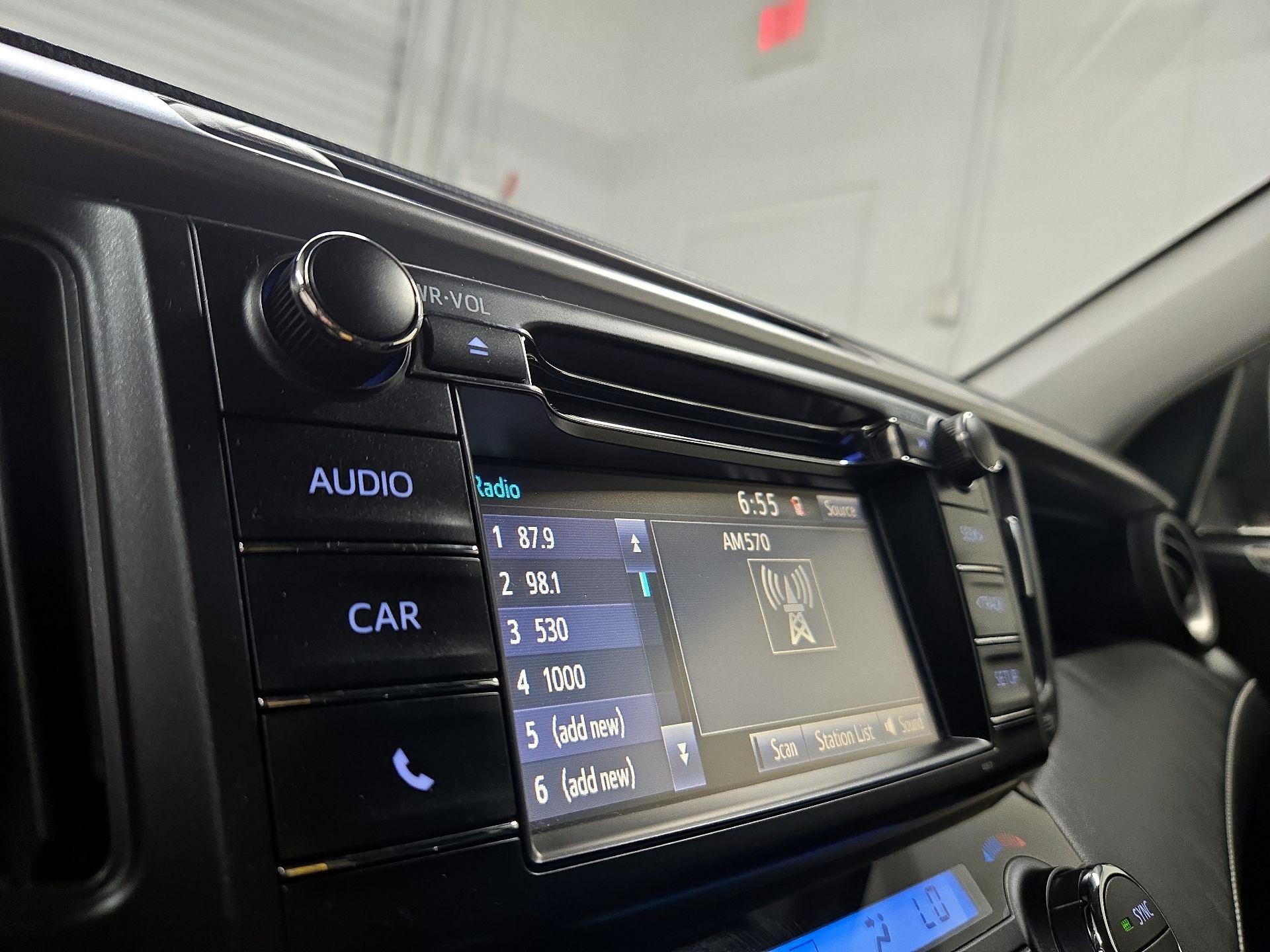 Thumbnail: 2018 Toyota RAV4 - 15