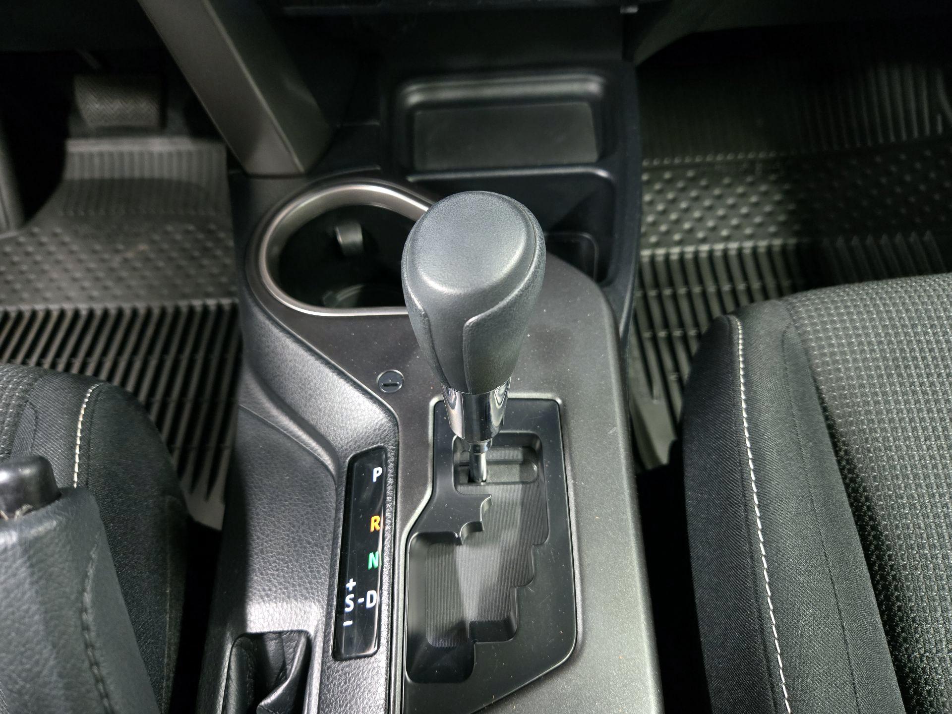 Thumbnail: 2018 Toyota RAV4 - 17