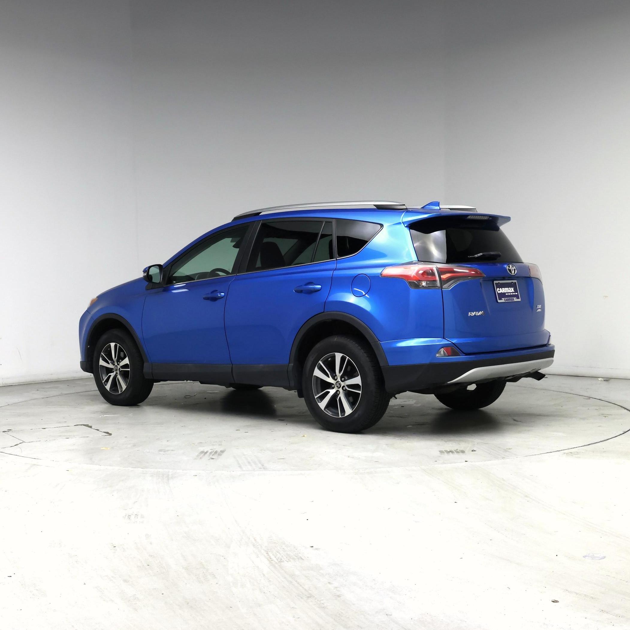 Thumbnail: 2018 Toyota RAV4 - 2