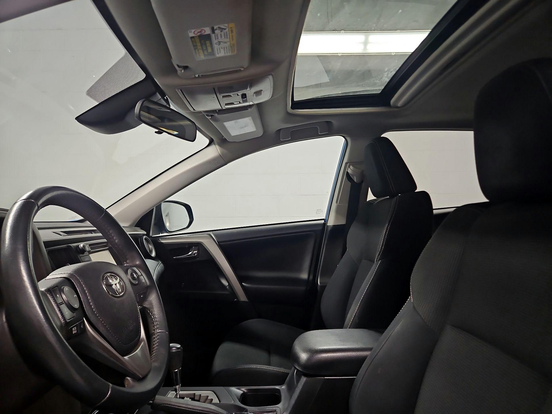 Thumbnail: 2018 Toyota RAV4 - 19