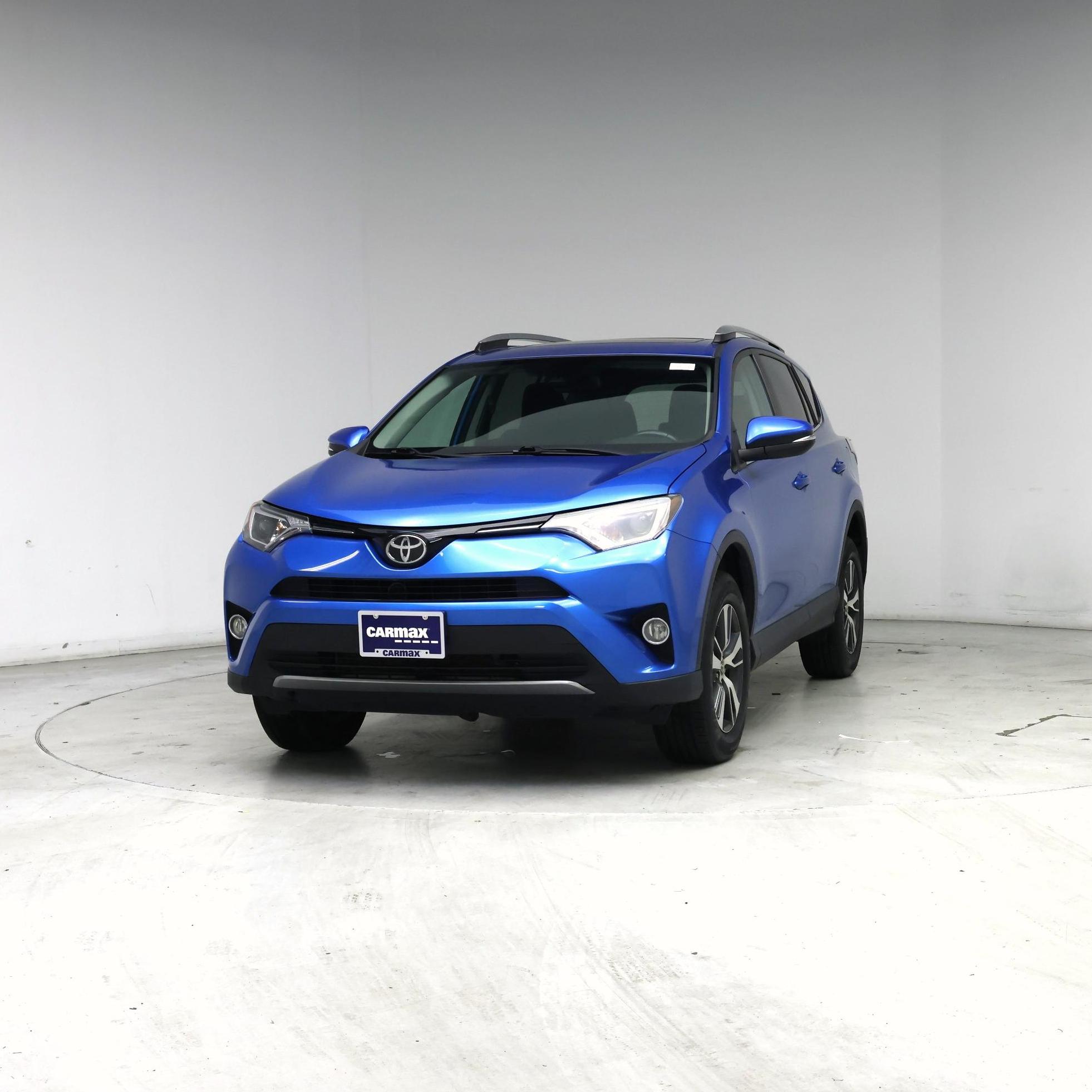 Thumbnail: 2018 Toyota RAV4 - 4