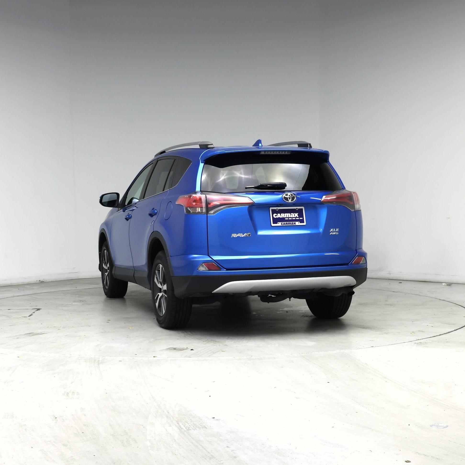 Thumbnail: 2018 Toyota RAV4 - 6