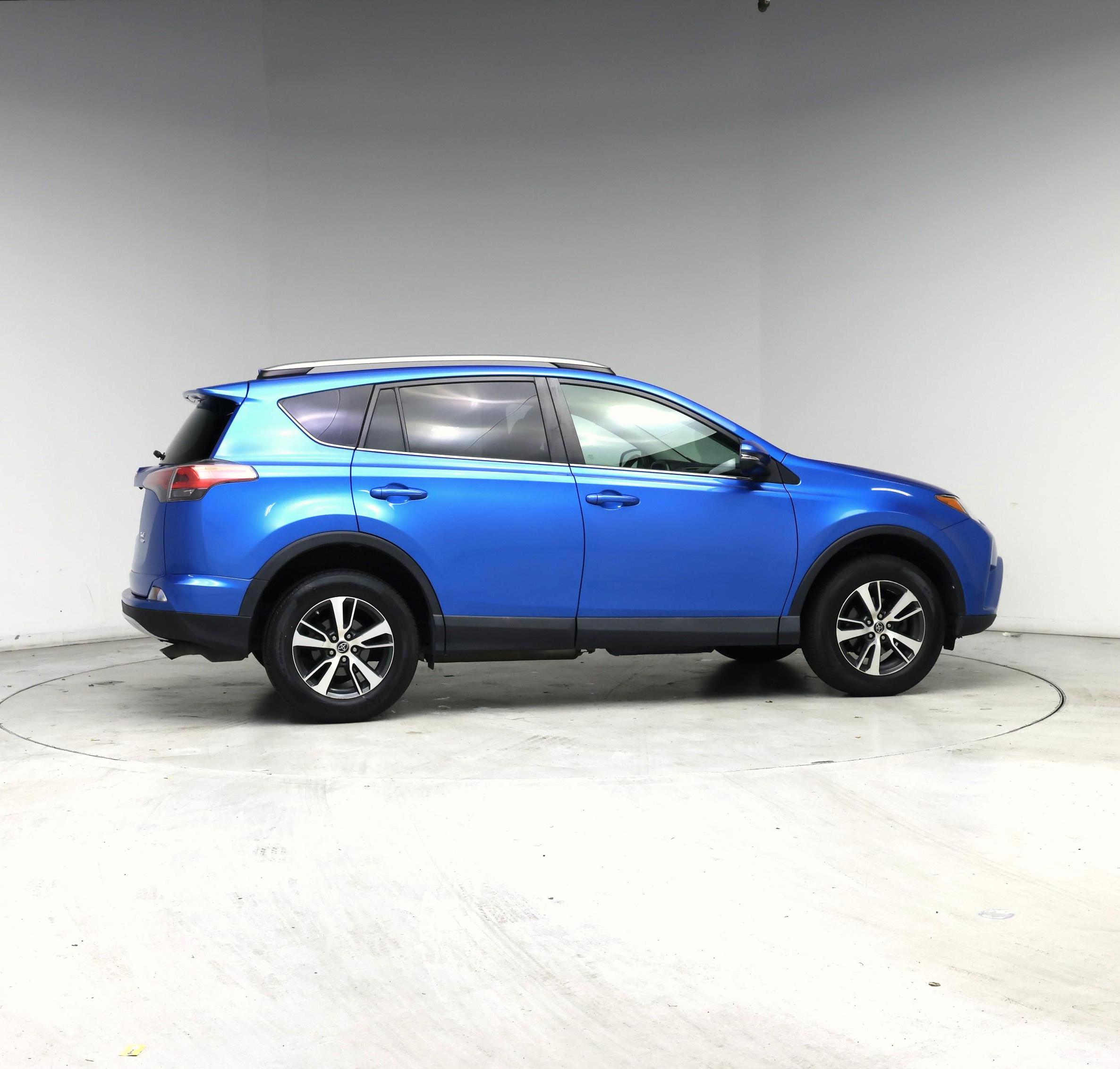 Thumbnail: 2018 Toyota RAV4 - 7