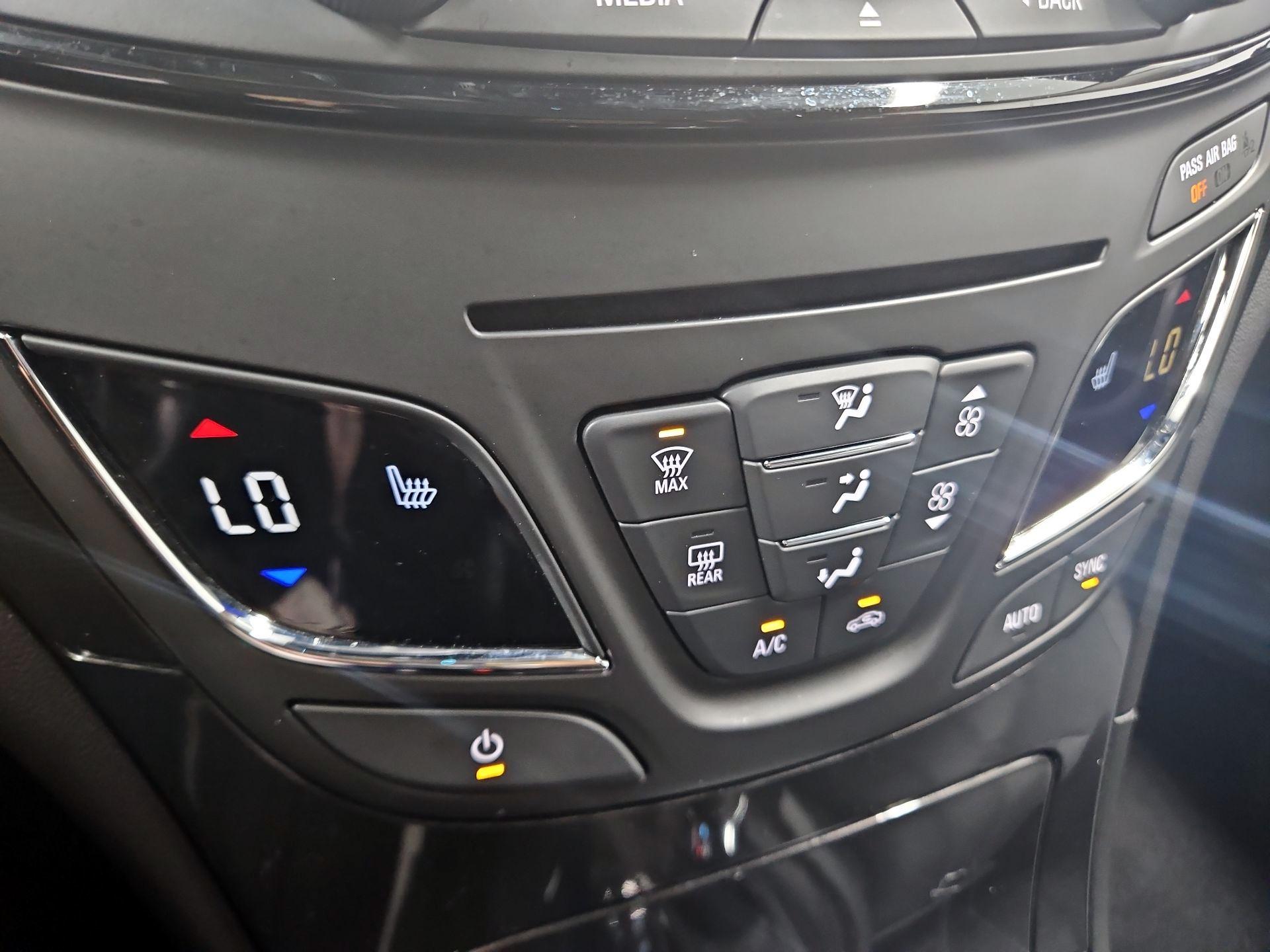 Thumbnail: 2017 Buick Regal - 16