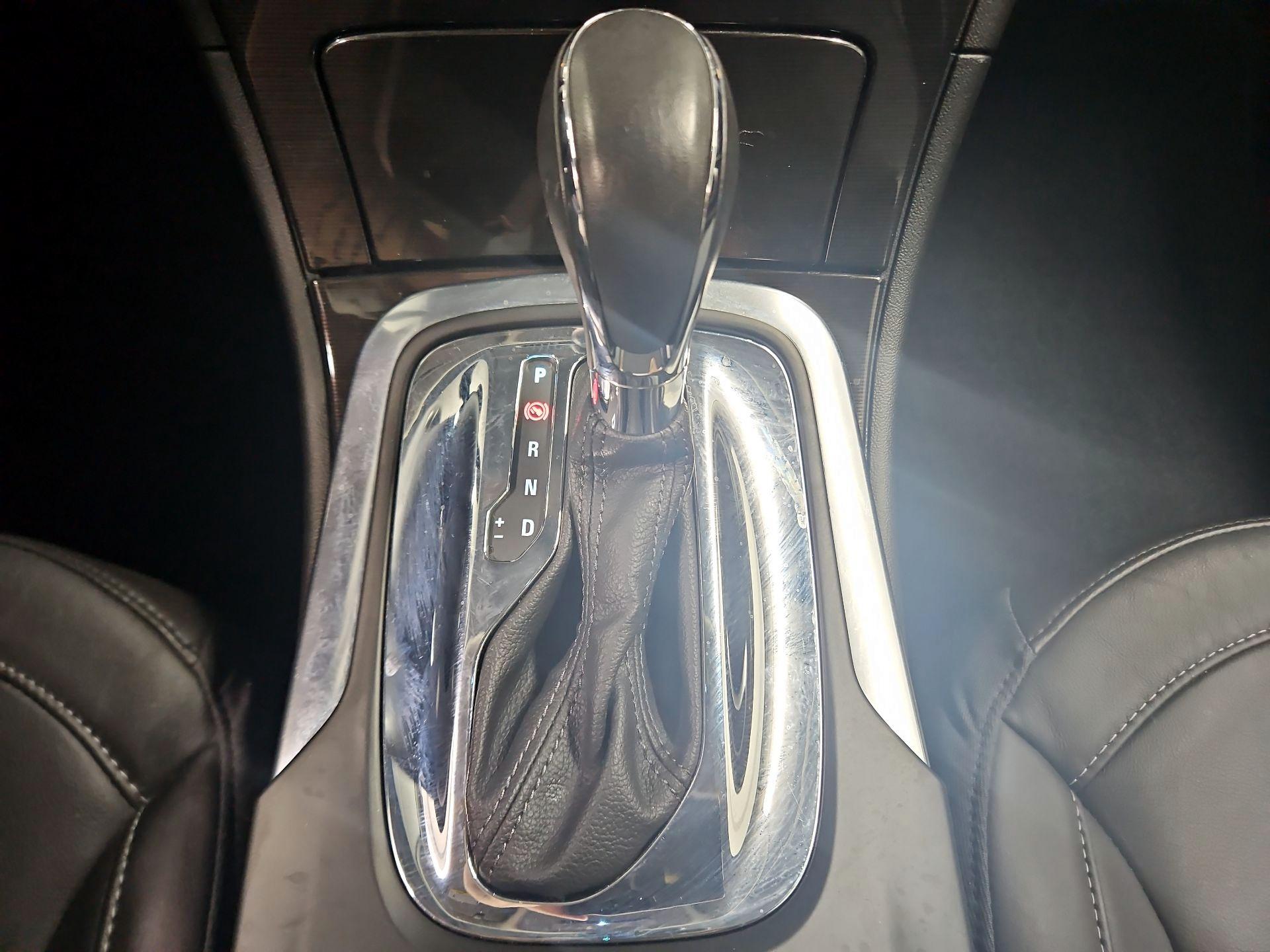Thumbnail: 2017 Buick Regal - 17
