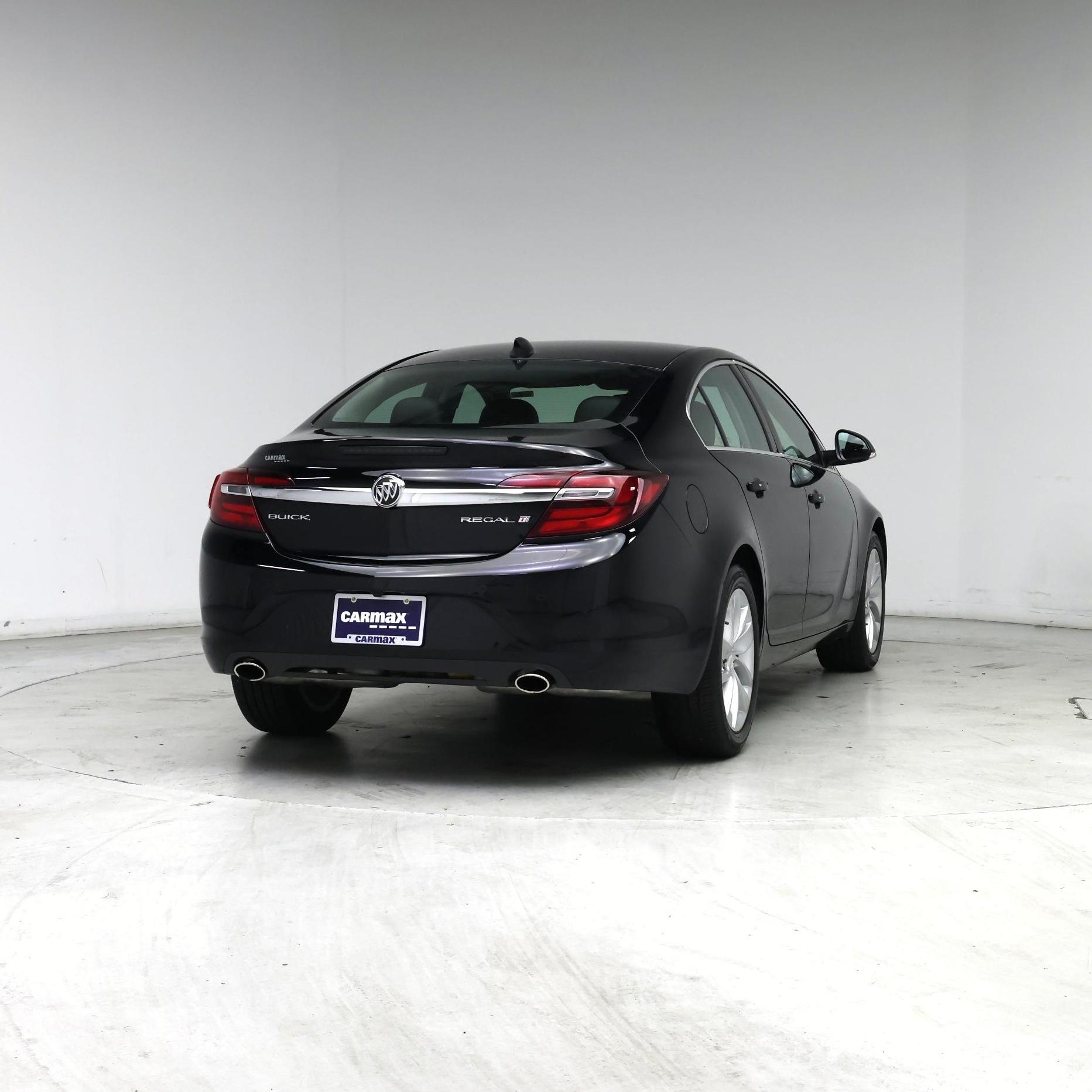 Thumbnail: 2017 Buick Regal - 8