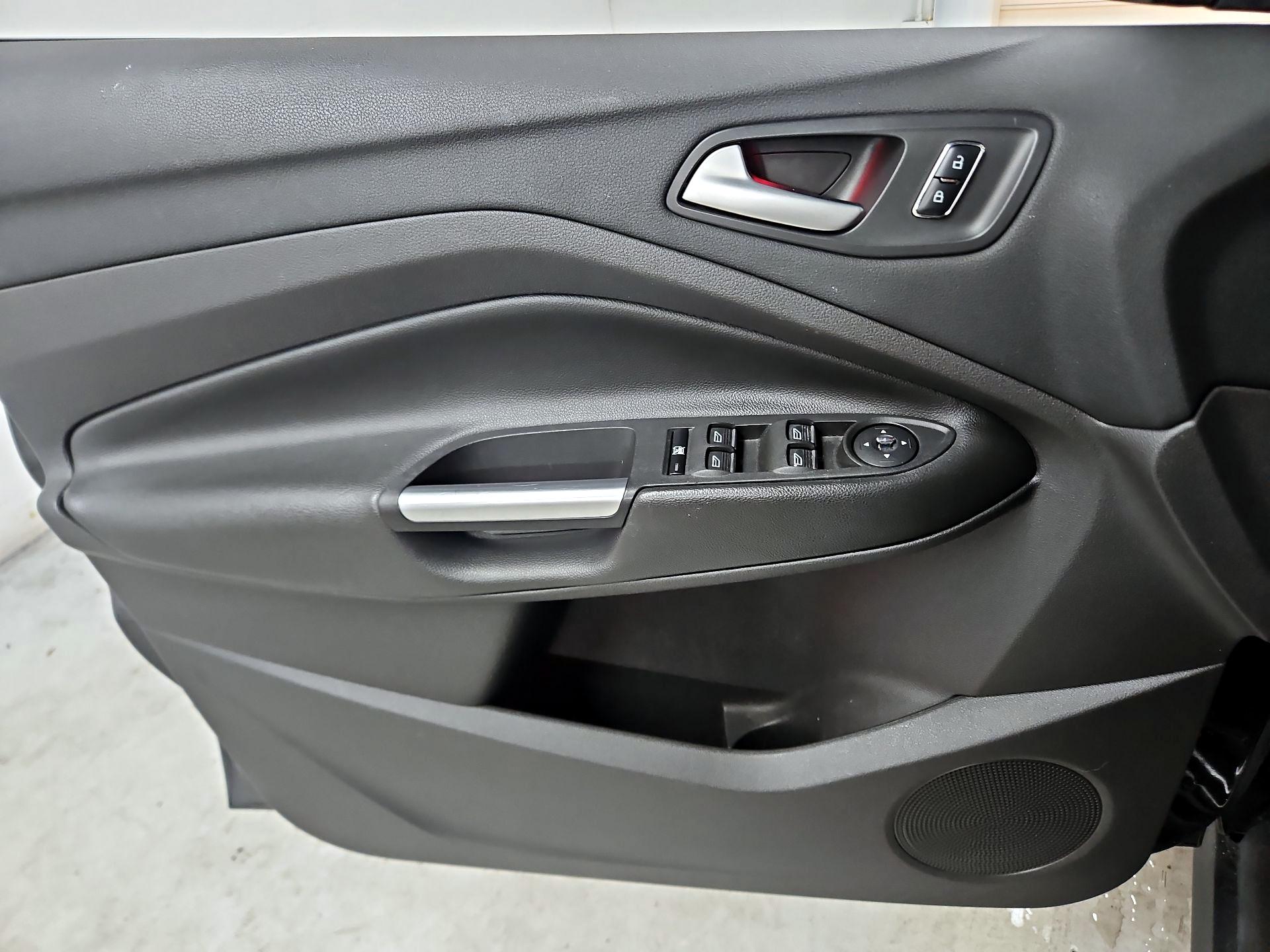 Thumbnail: 2016 Ford C-Max - 12