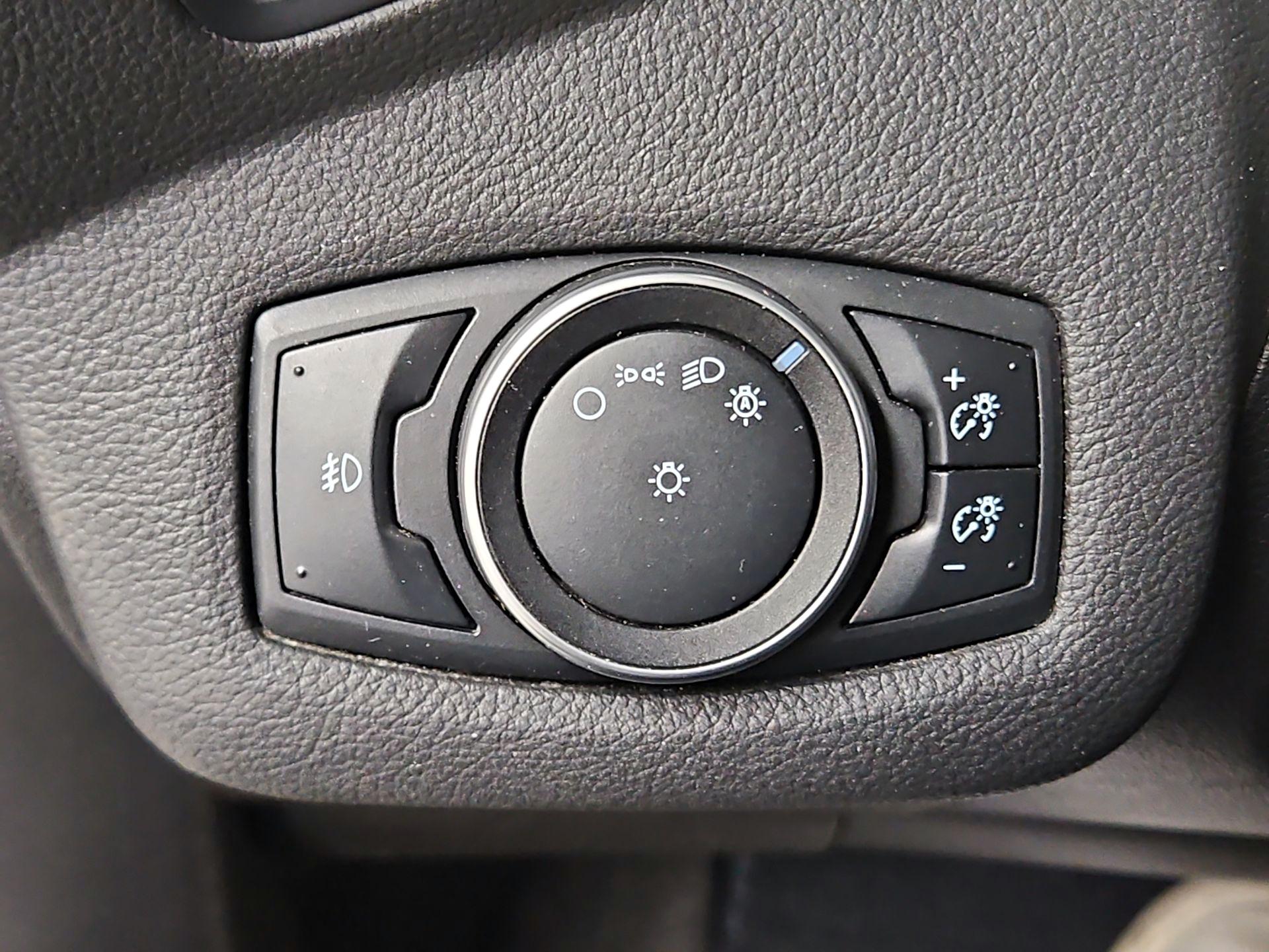 Thumbnail: 2016 Ford C-Max - 13