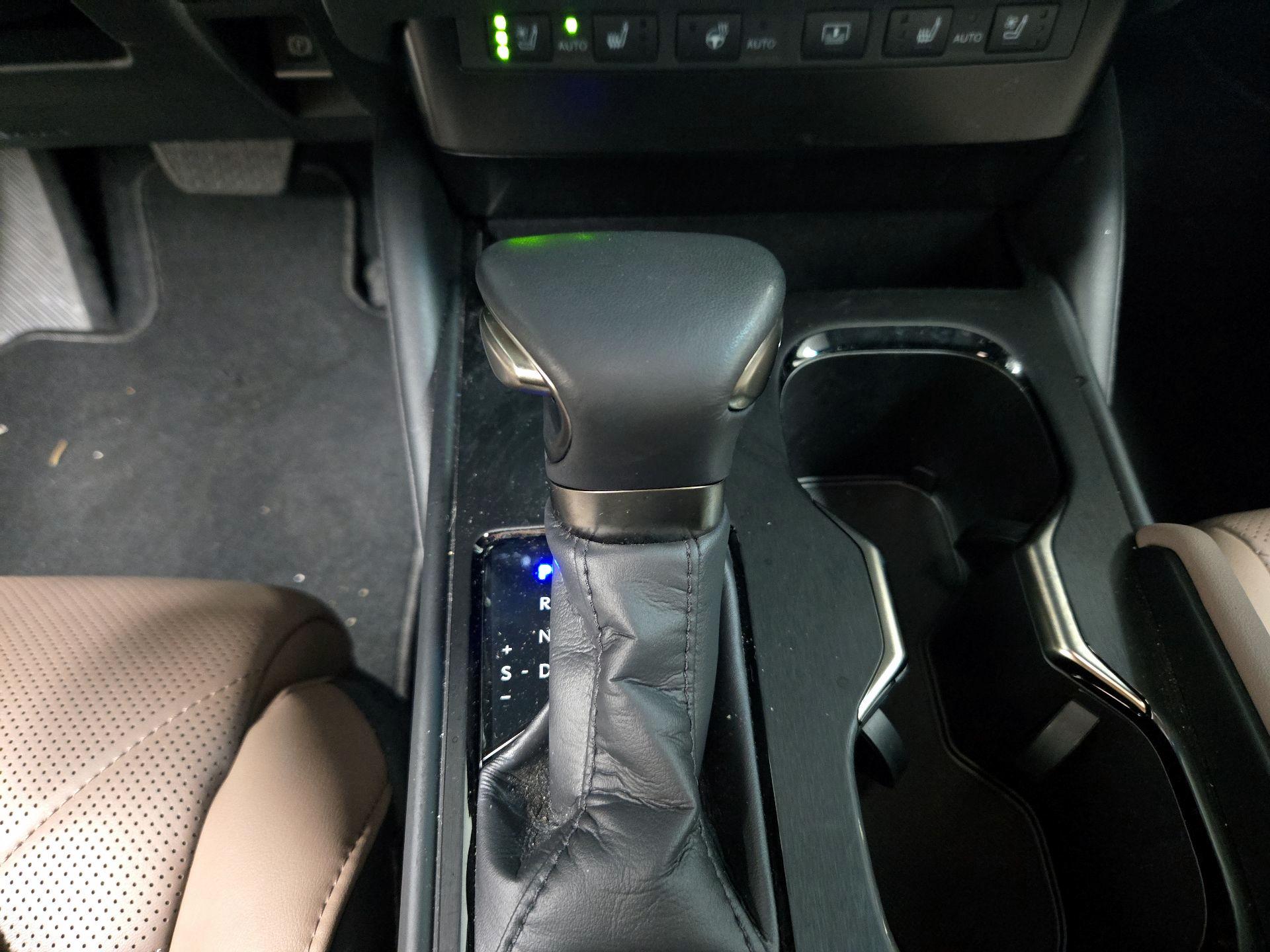 Thumbnail: 2024 Lexus ES - 18