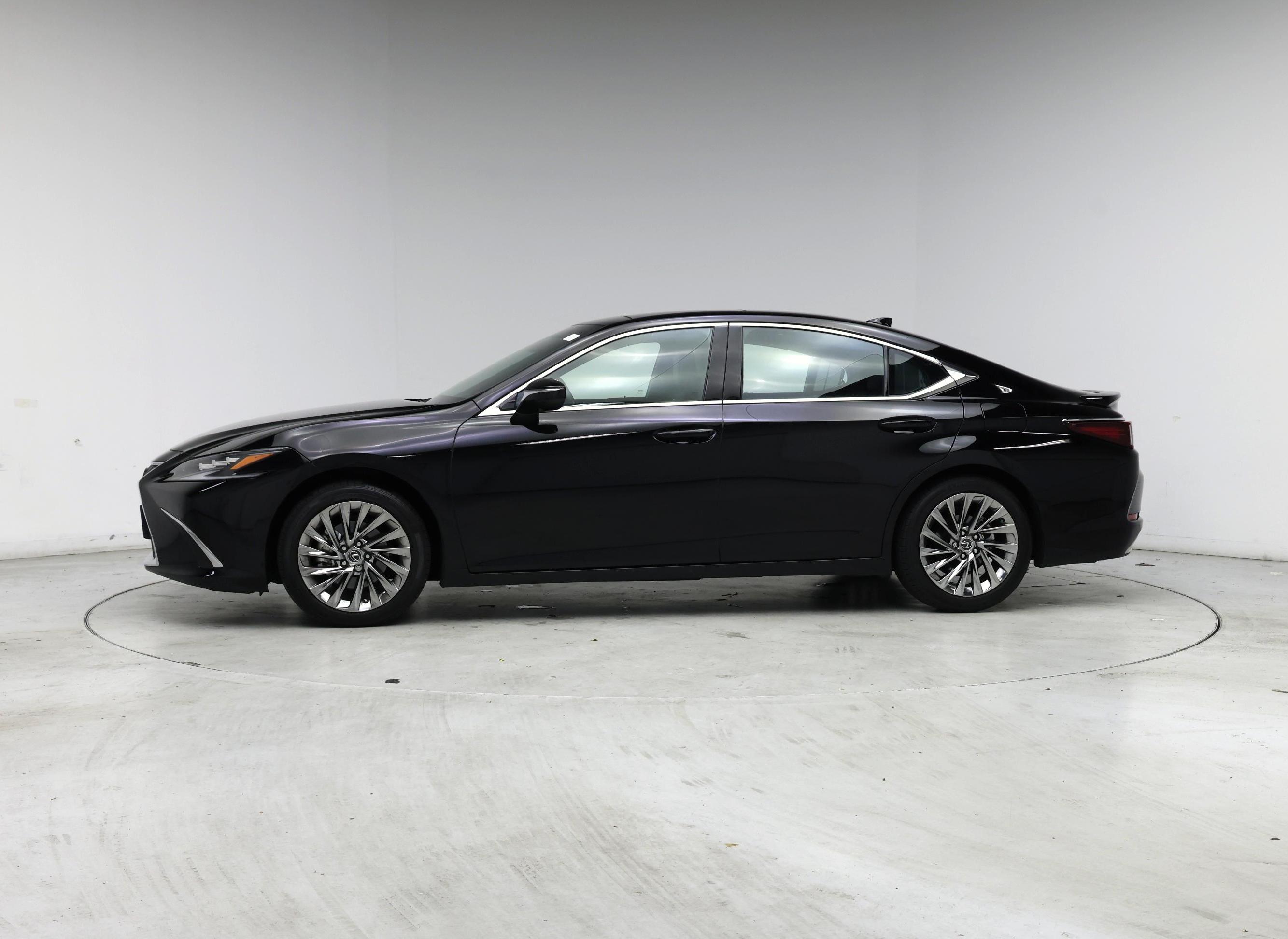 Thumbnail: 2024 Lexus ES - 3
