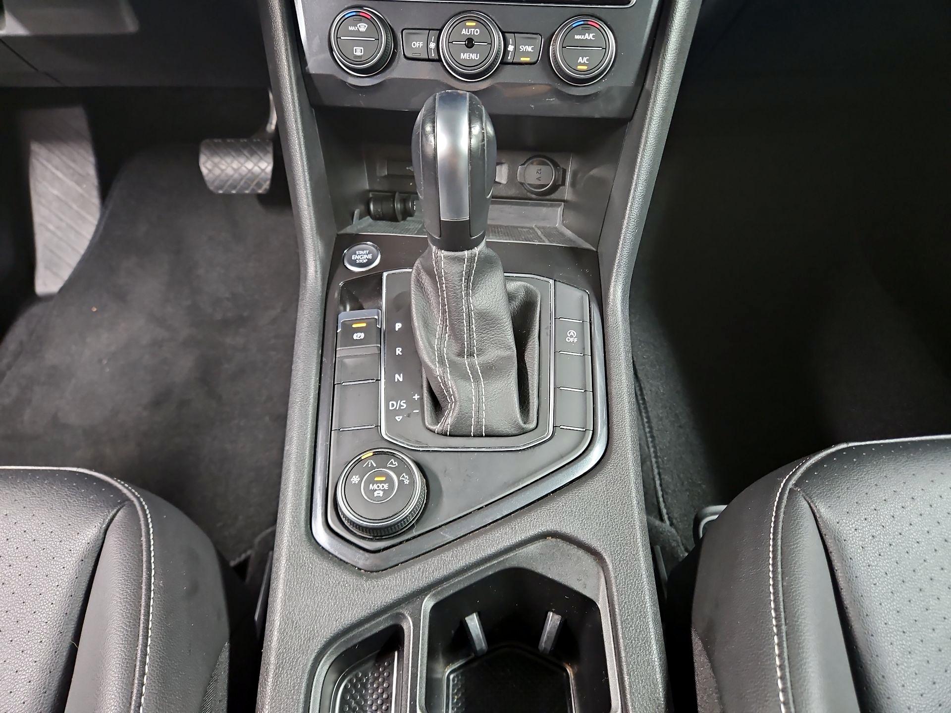 Thumbnail: 2021 Volkswagen Tiguan - 17