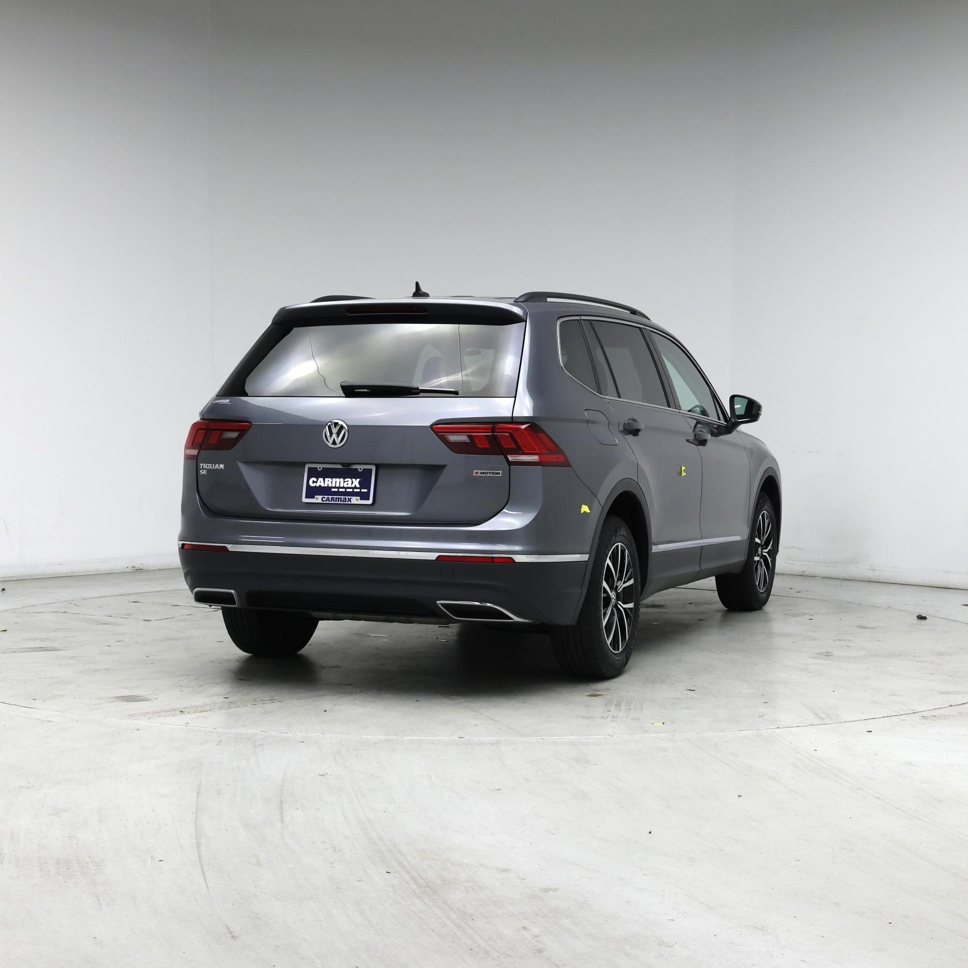 Thumbnail: 2021 Volkswagen Tiguan - 8