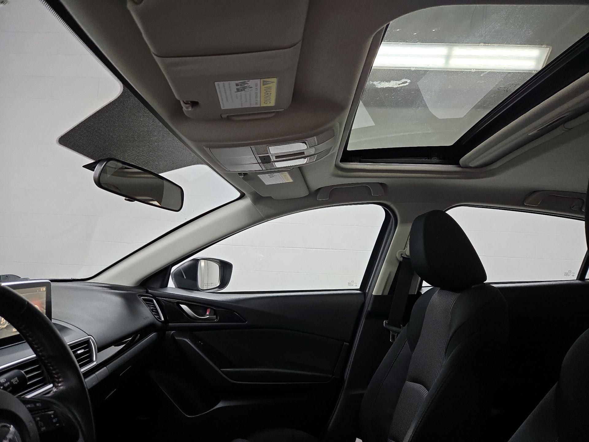 Thumbnail: 2015 Mazda Mazda3 - 19