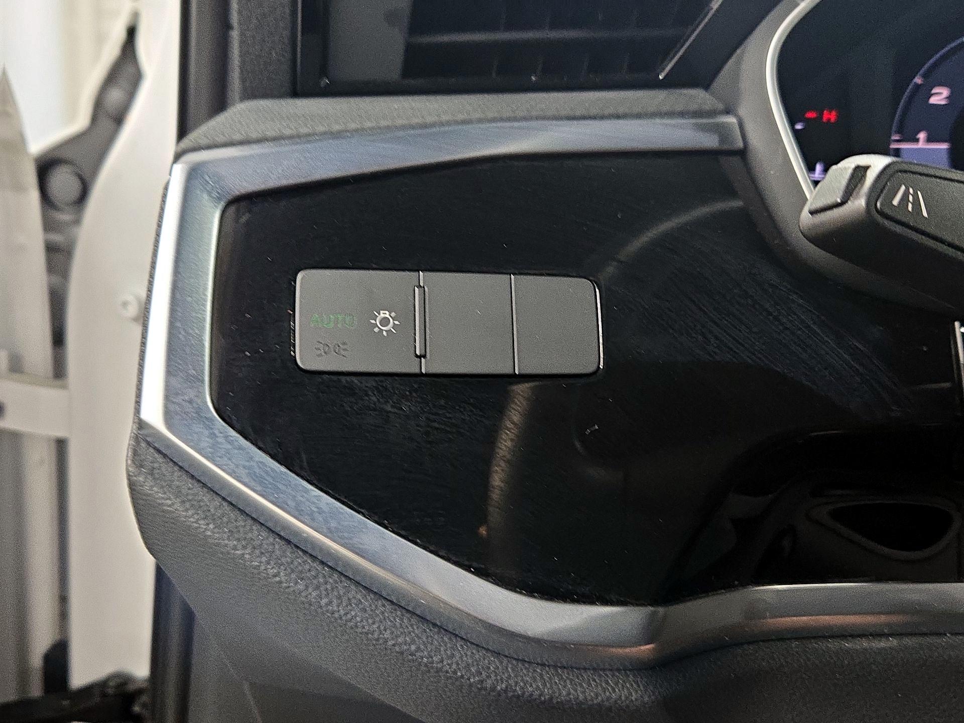 Thumbnail: 2019 Audi Q3 - 13