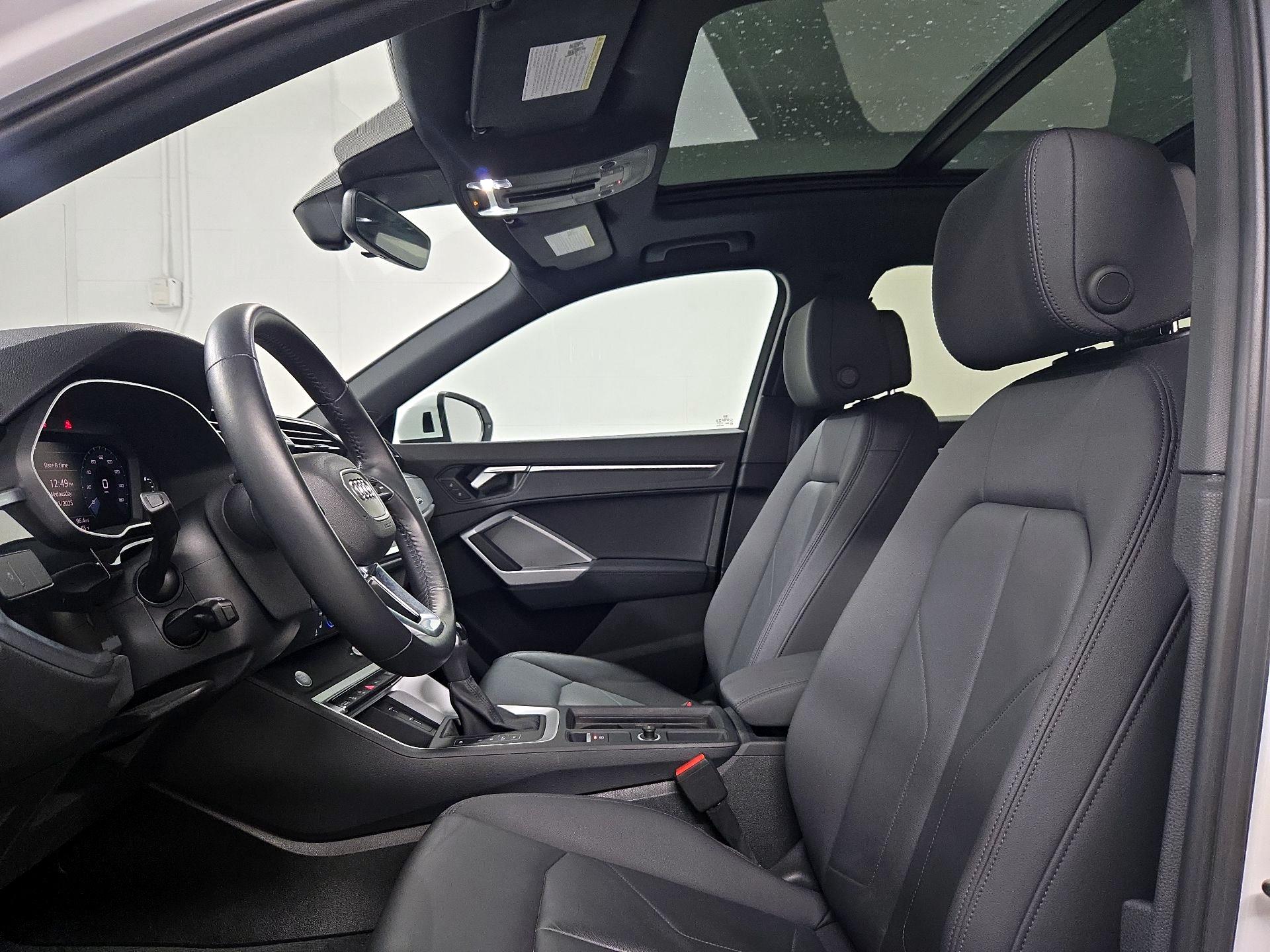Thumbnail: 2019 Audi Q3 - 19