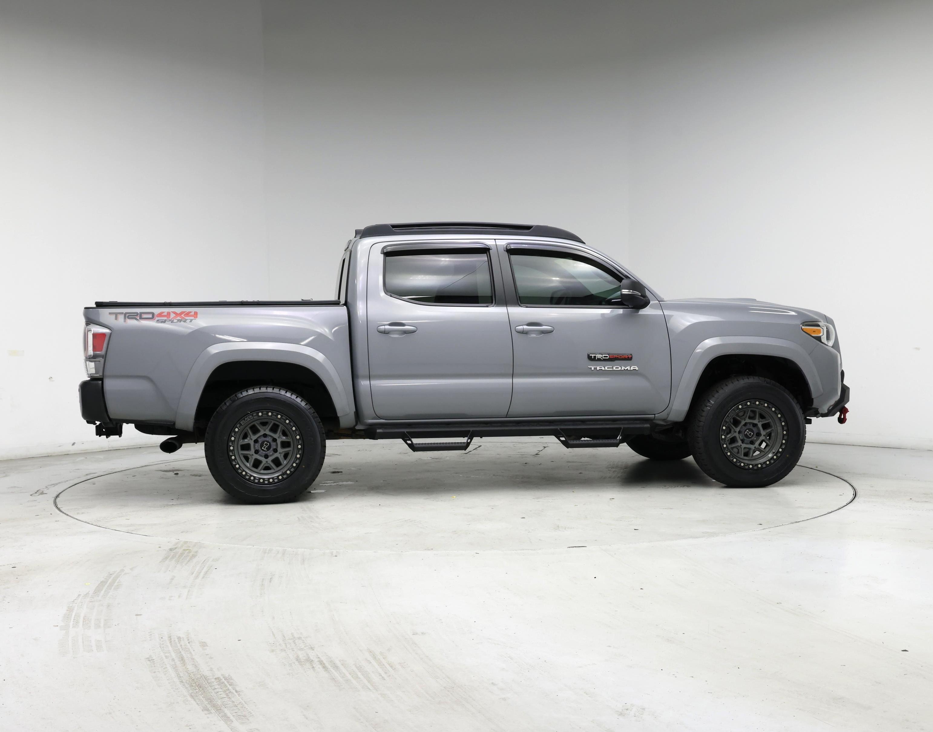 Thumbnail: 2020 Toyota Tacoma - 7