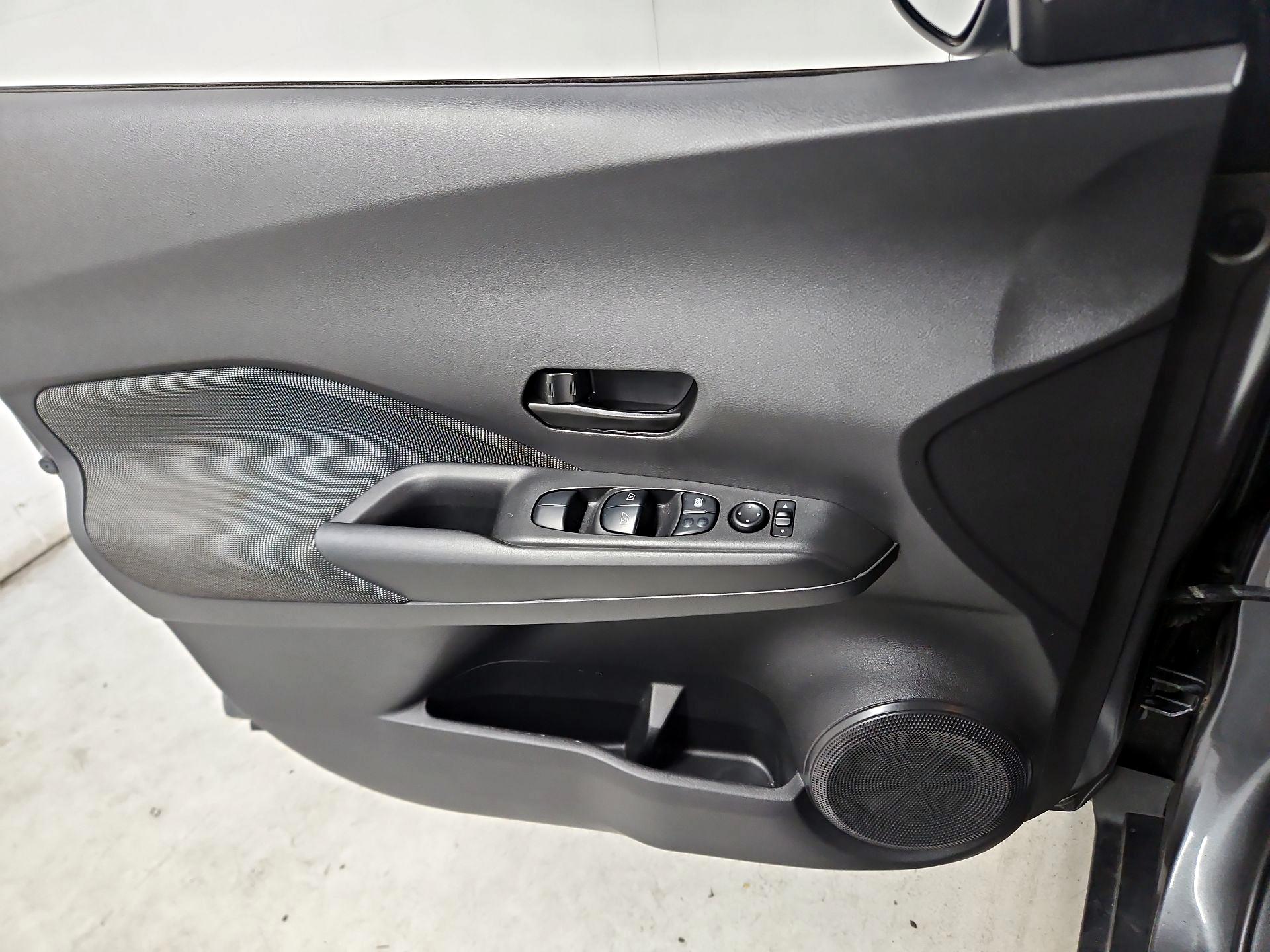 Thumbnail: 2020 Nissan Kicks - 12