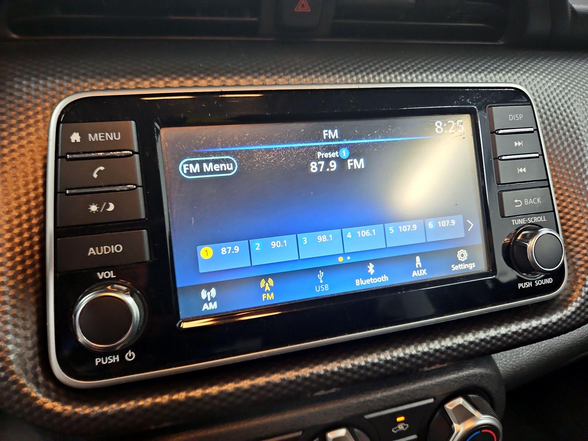 Thumbnail: 2020 Nissan Kicks - 15