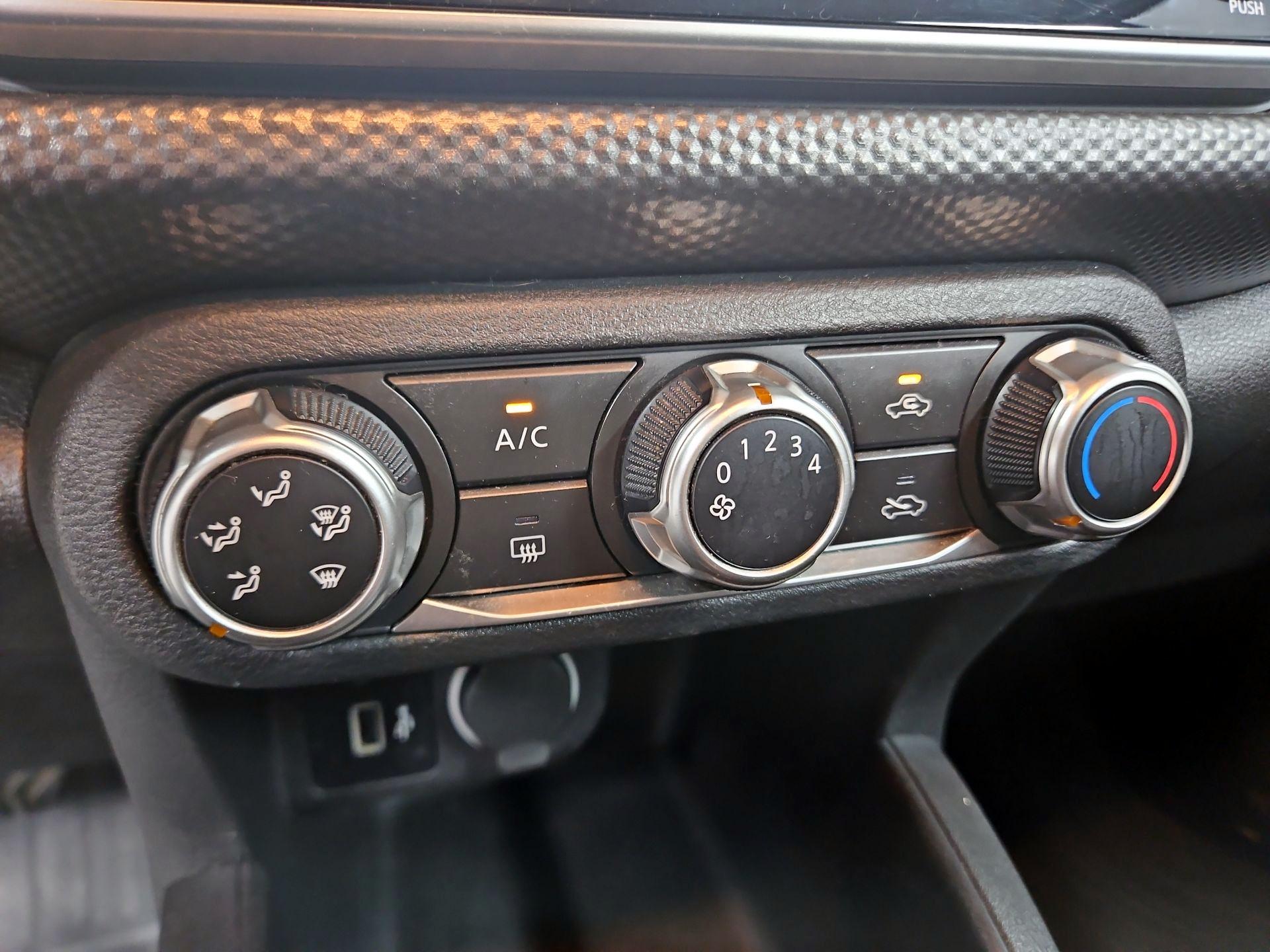 Thumbnail: 2020 Nissan Kicks - 16
