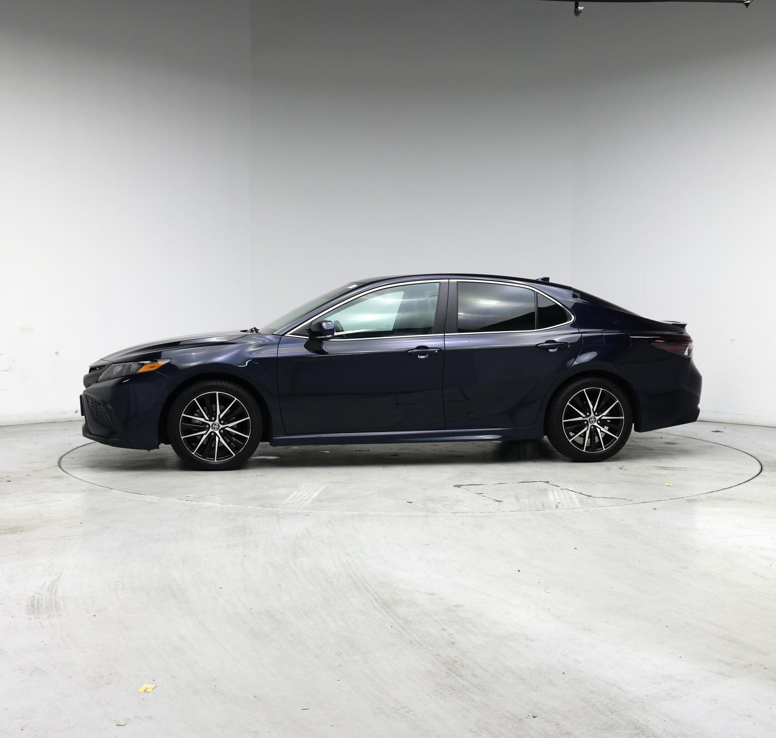 Thumbnail: 2021 Toyota Camry - 3