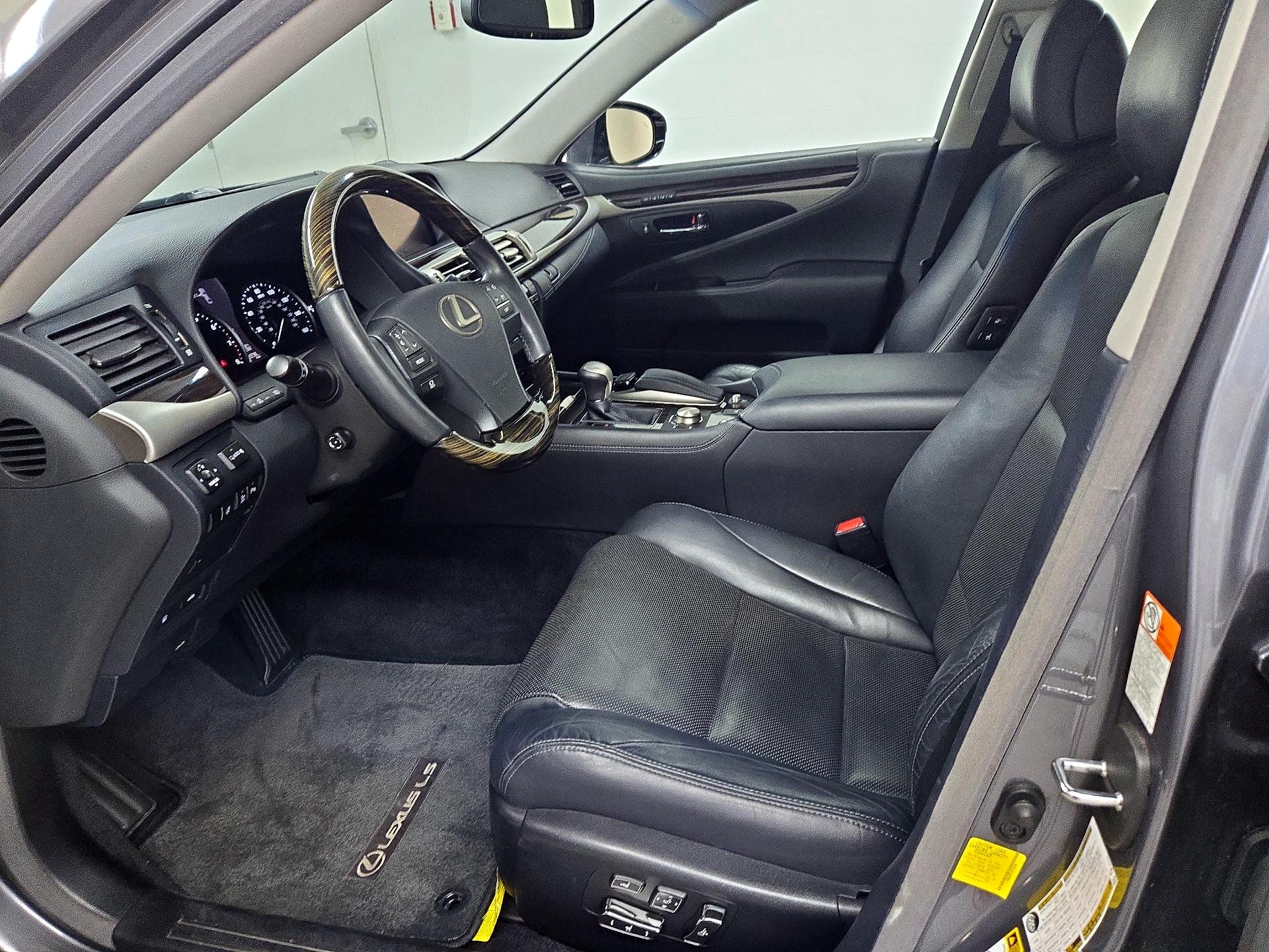 Thumbnail: 2015 Lexus LS - 11