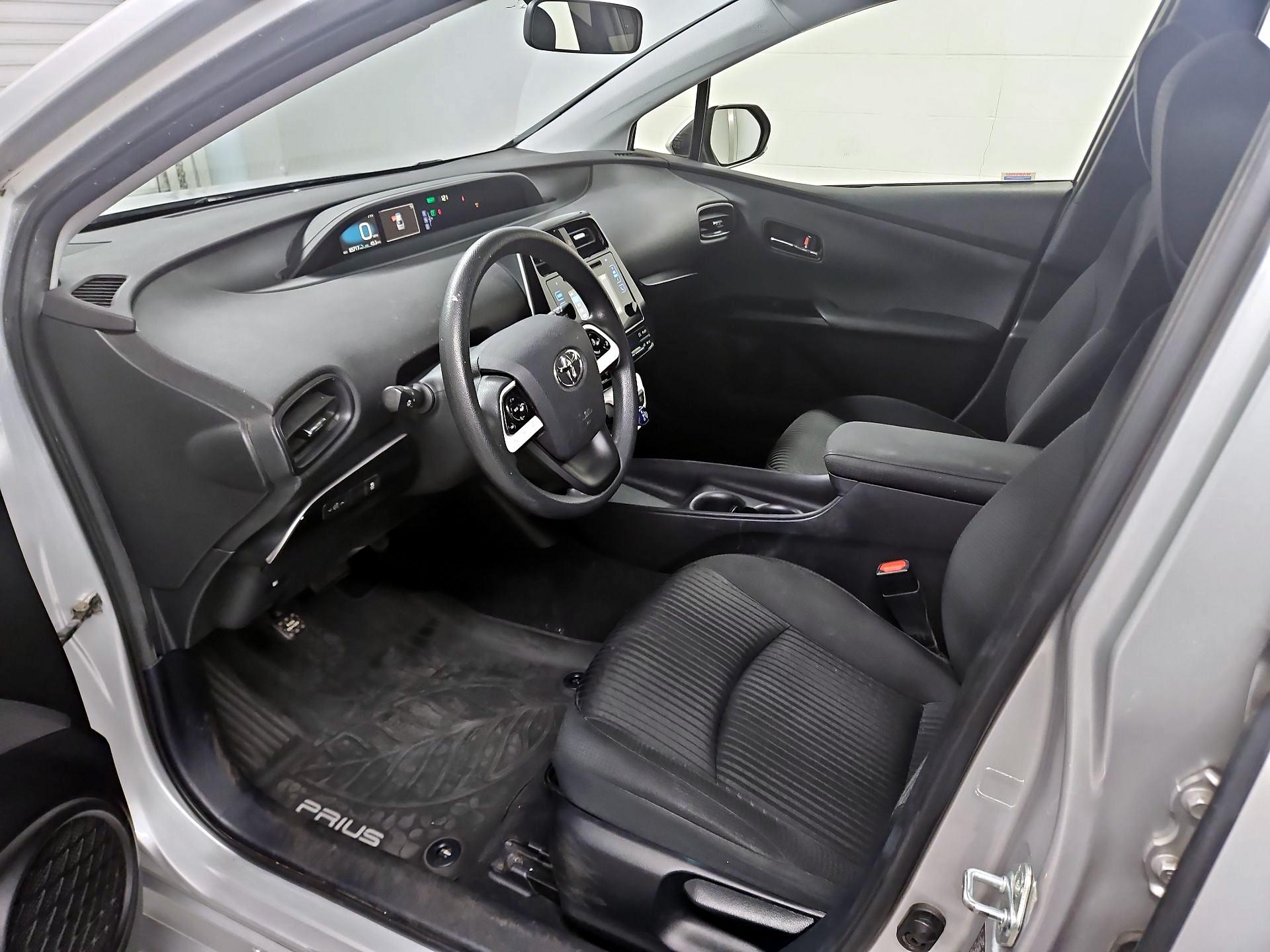Thumbnail: 2016 Toyota Prius - 11