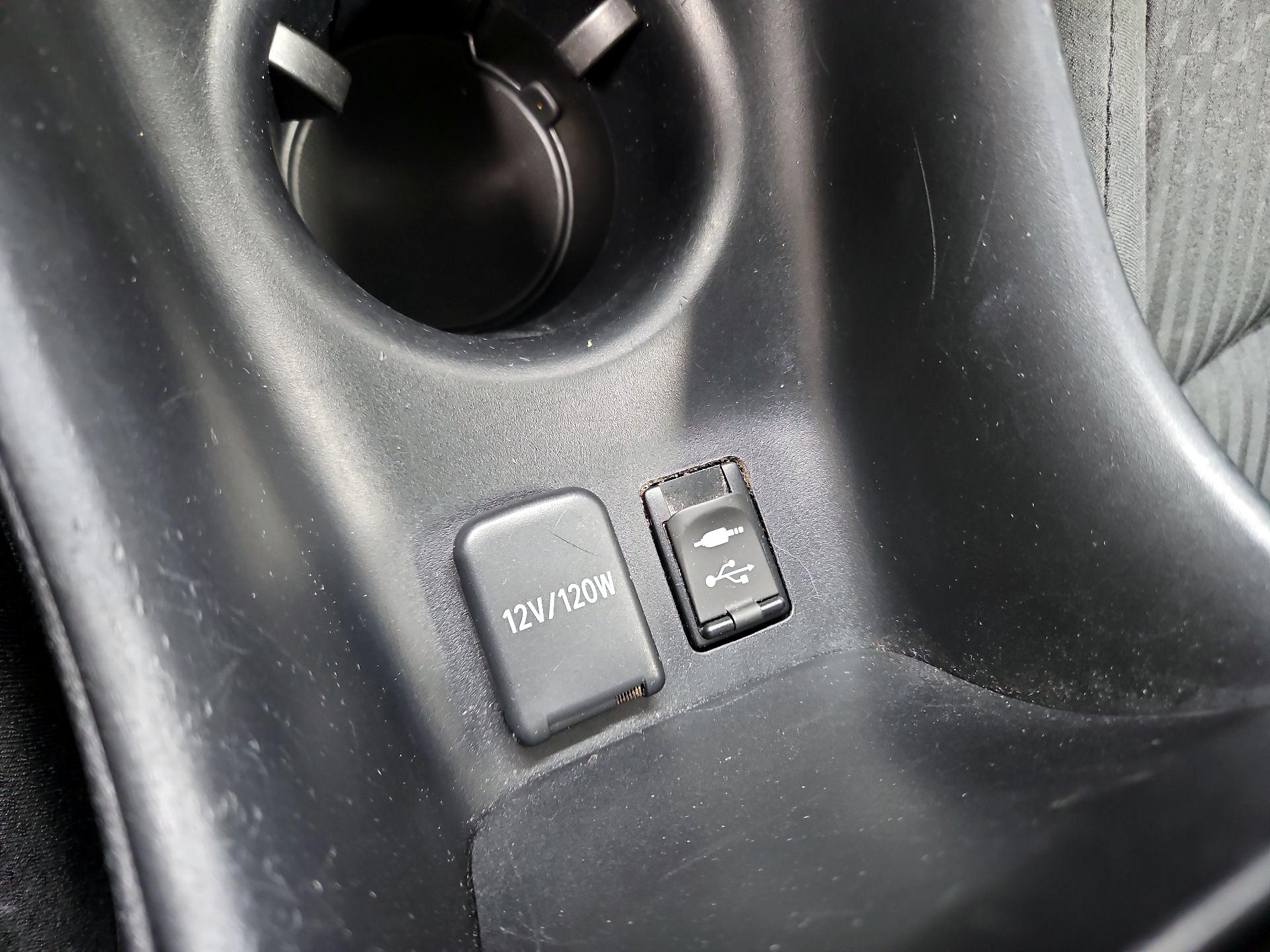 Thumbnail: 2016 Toyota Prius - 18