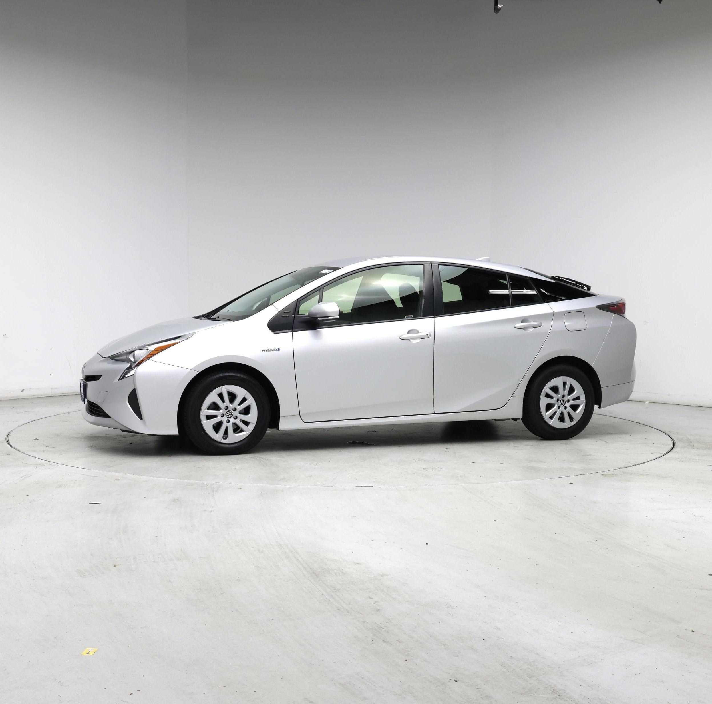 Thumbnail: 2016 Toyota Prius - 3