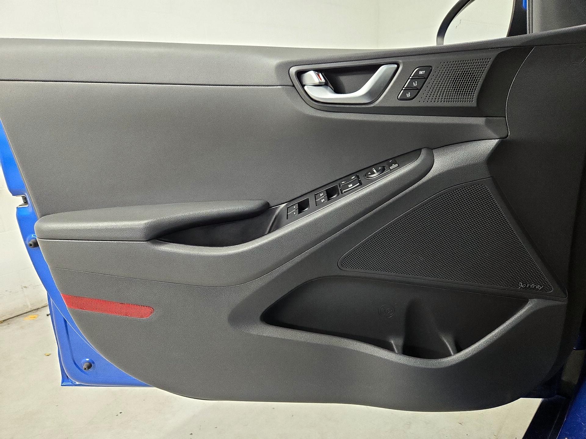 Thumbnail: 2018 Hyundai Ioniq - 12