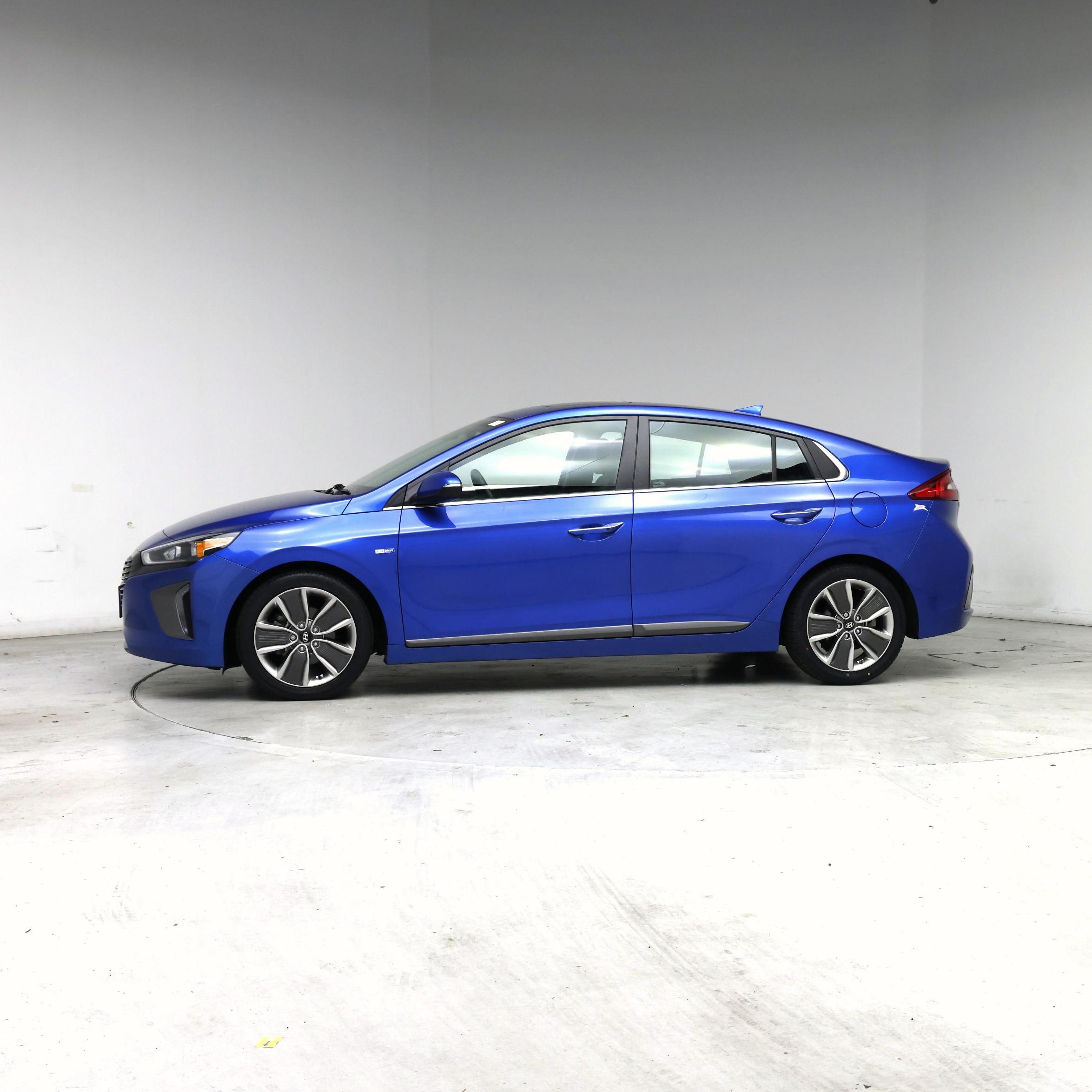 Thumbnail: 2018 Hyundai Ioniq - 3