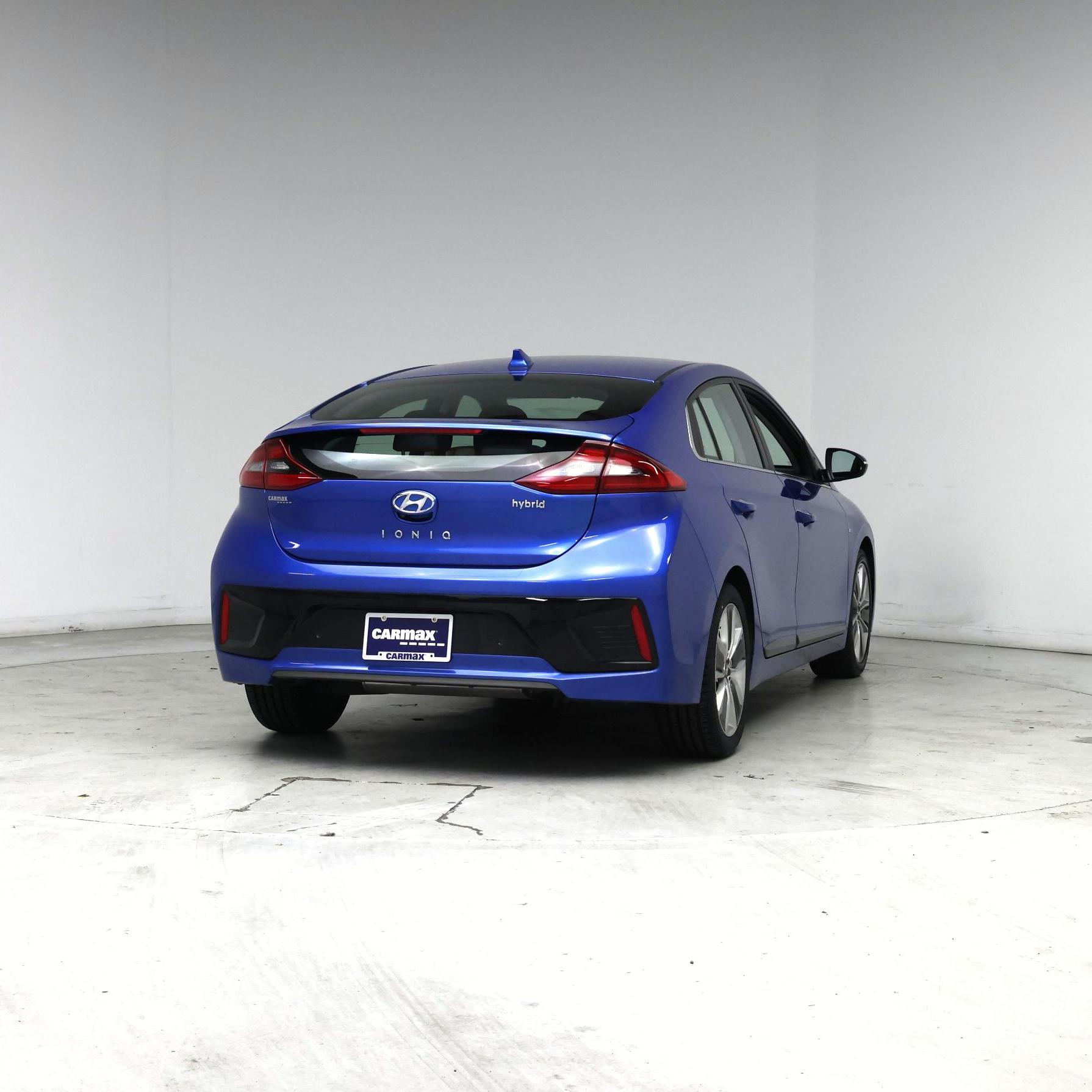 Thumbnail: 2018 Hyundai Ioniq - 8