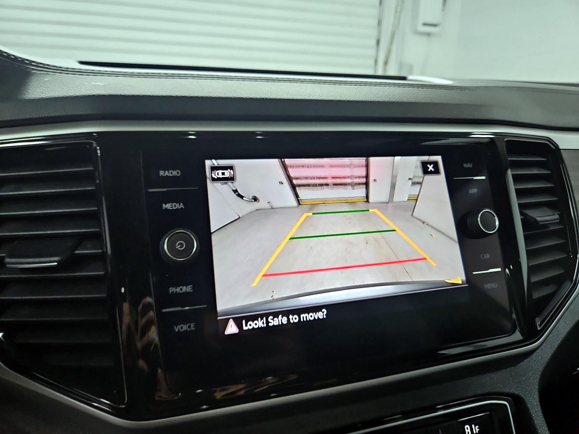 Thumbnail: 2021 Volkswagen Atlas - 15