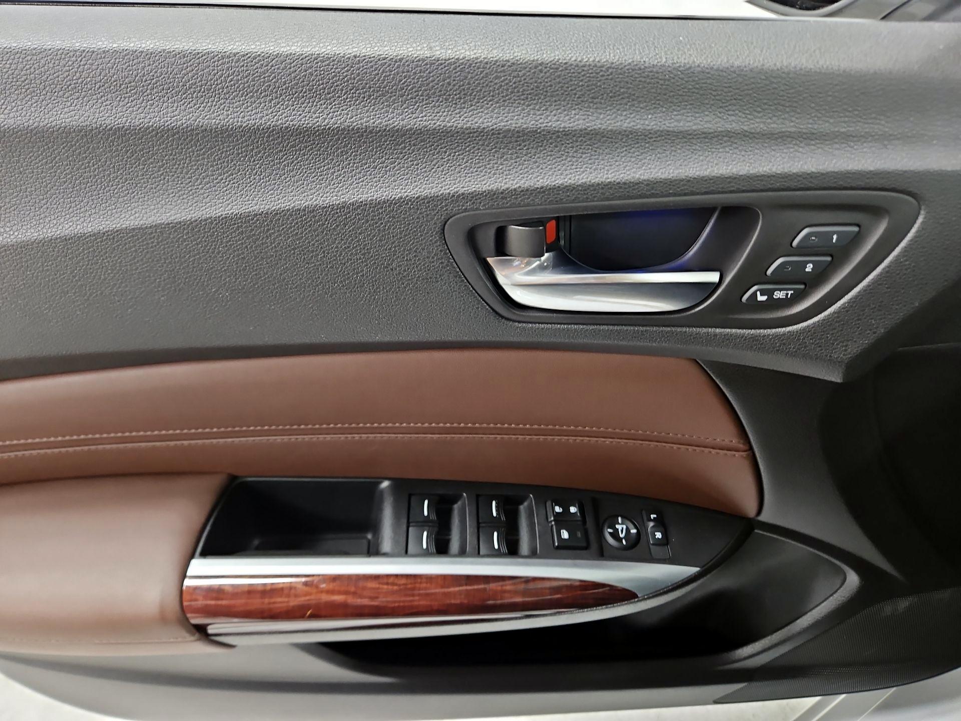 Thumbnail: 2015 Acura TLX - 12