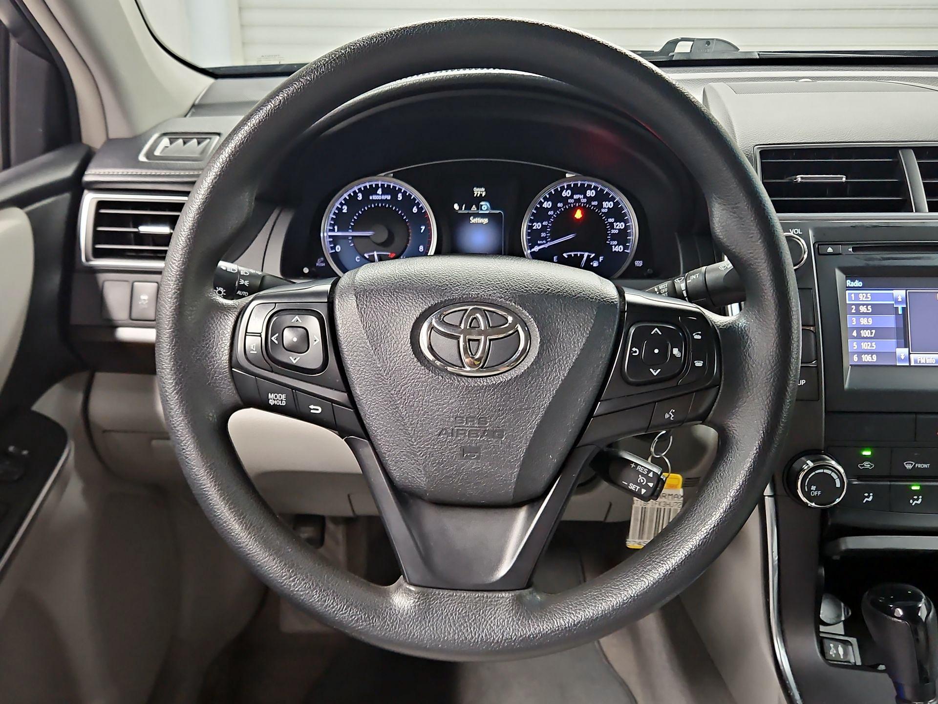 Thumbnail: 2017 Toyota Camry - 10