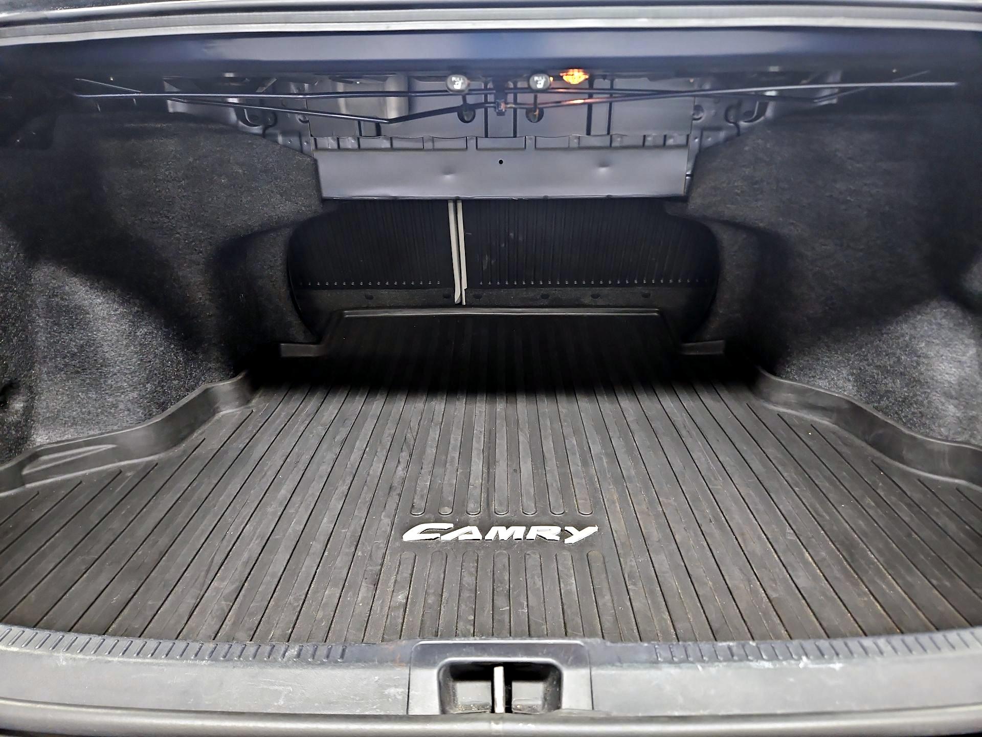 Thumbnail: 2017 Toyota Camry - 20