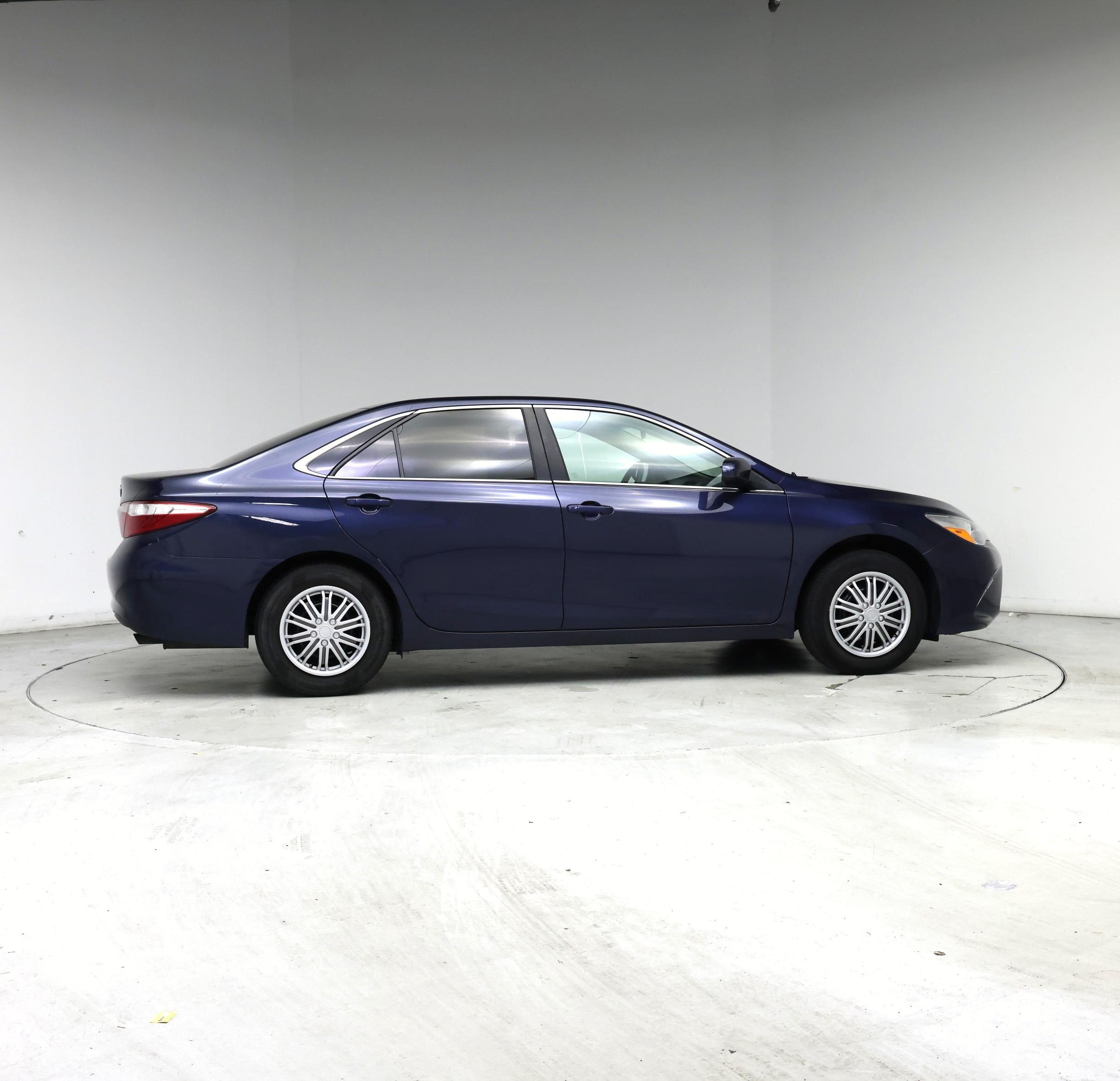 Thumbnail: 2017 Toyota Camry - 7