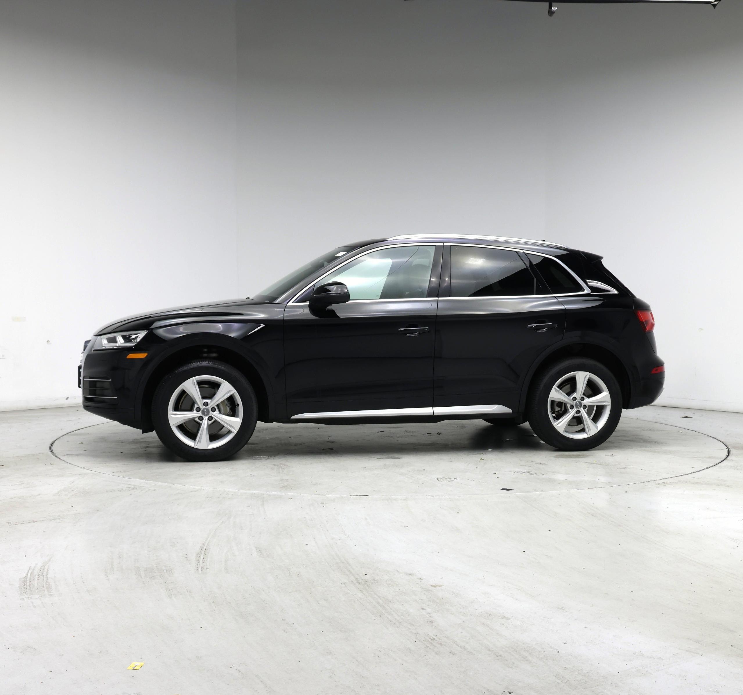 Thumbnail: 2020 Audi Q5 - 3
