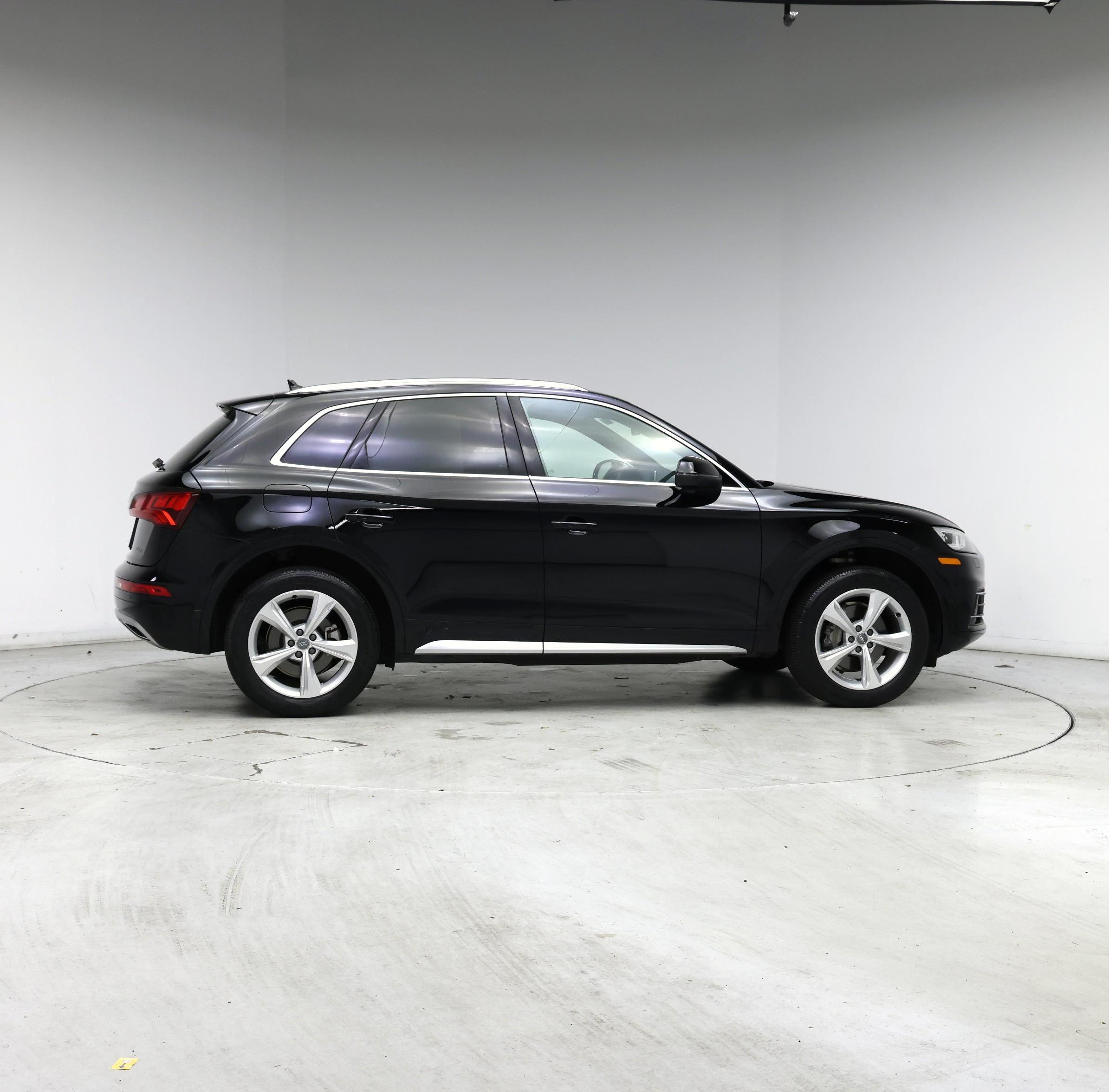 Thumbnail: 2020 Audi Q5 - 7