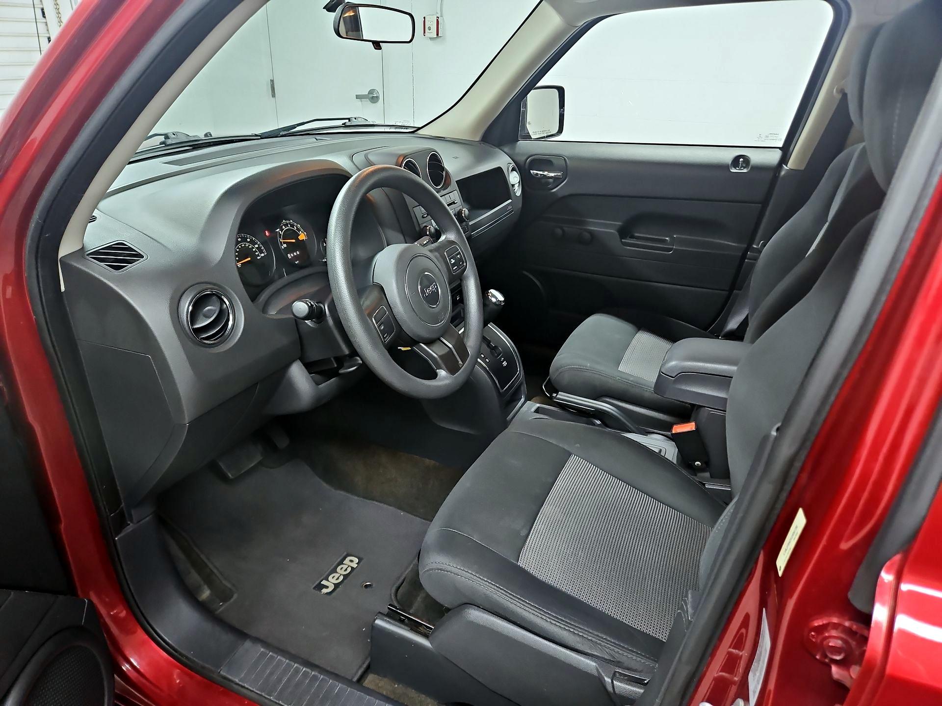 Thumbnail: 2014 Jeep Patriot - 11